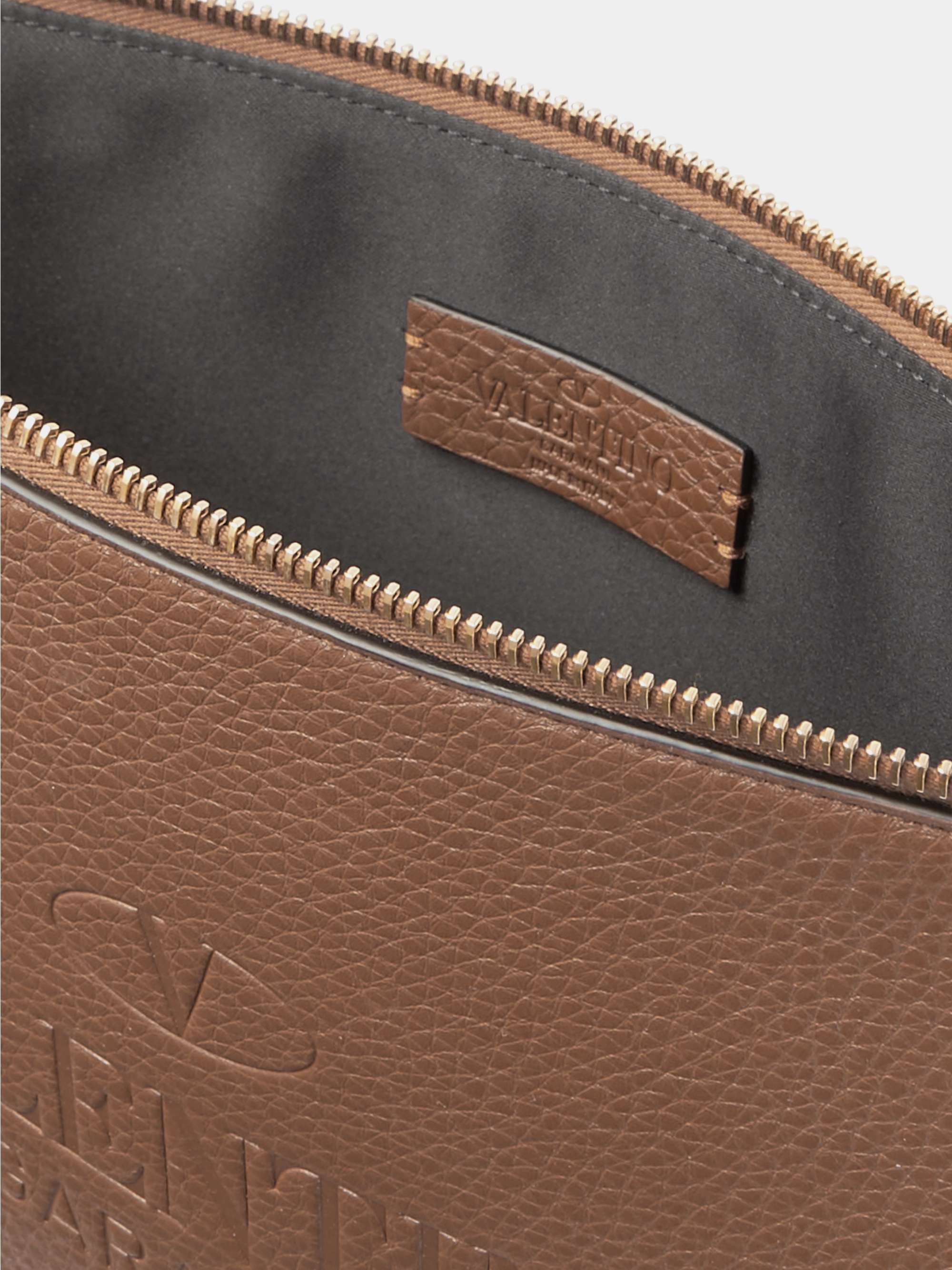 VALENTINO GARAVANI Valentino Garavani Logo-Debossed Full-Grain Leather Pouch
