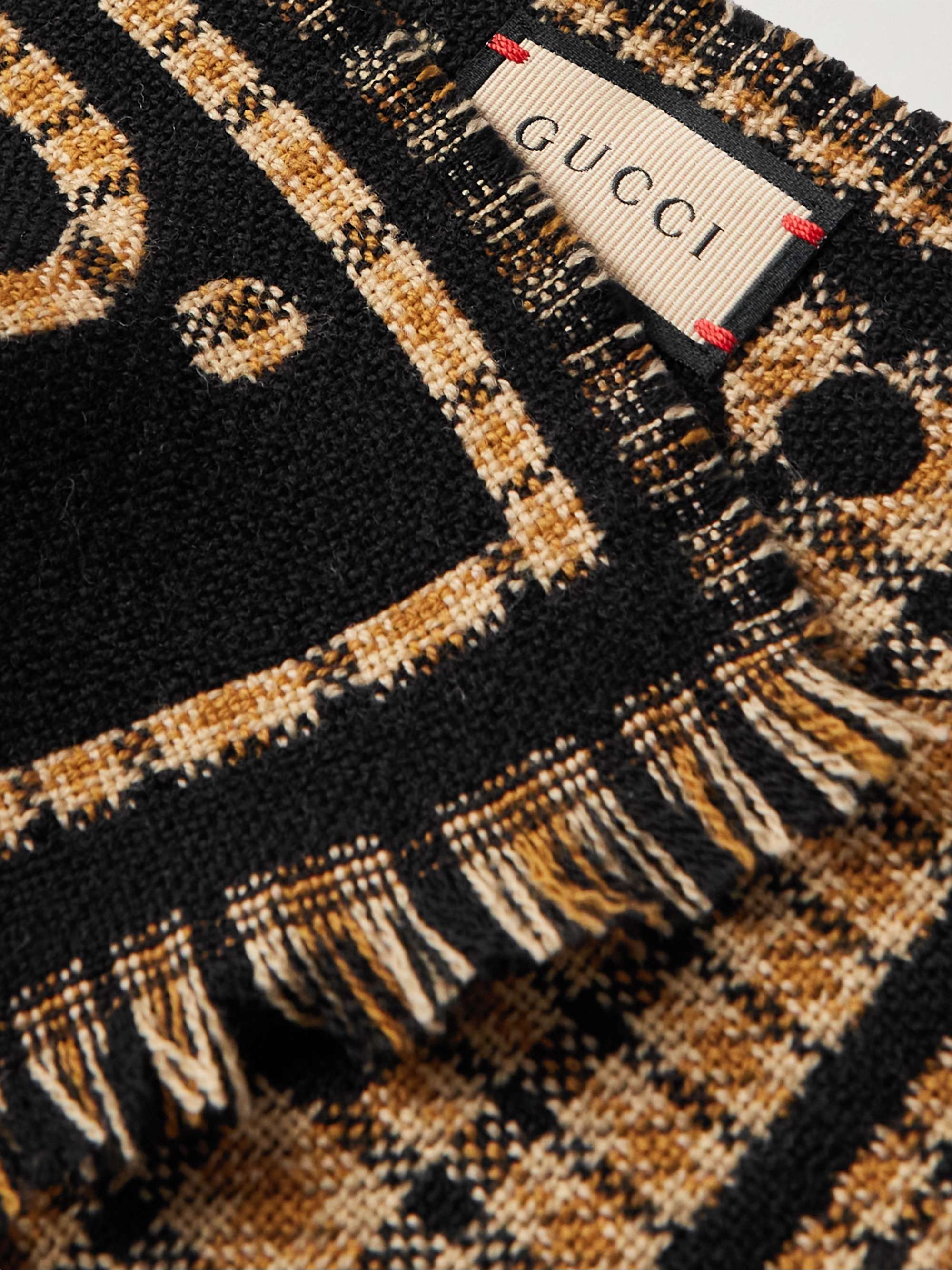 GUCCI وشاح من الصوف مزيّن بشعار العلامة بحبكة إنتارسيا