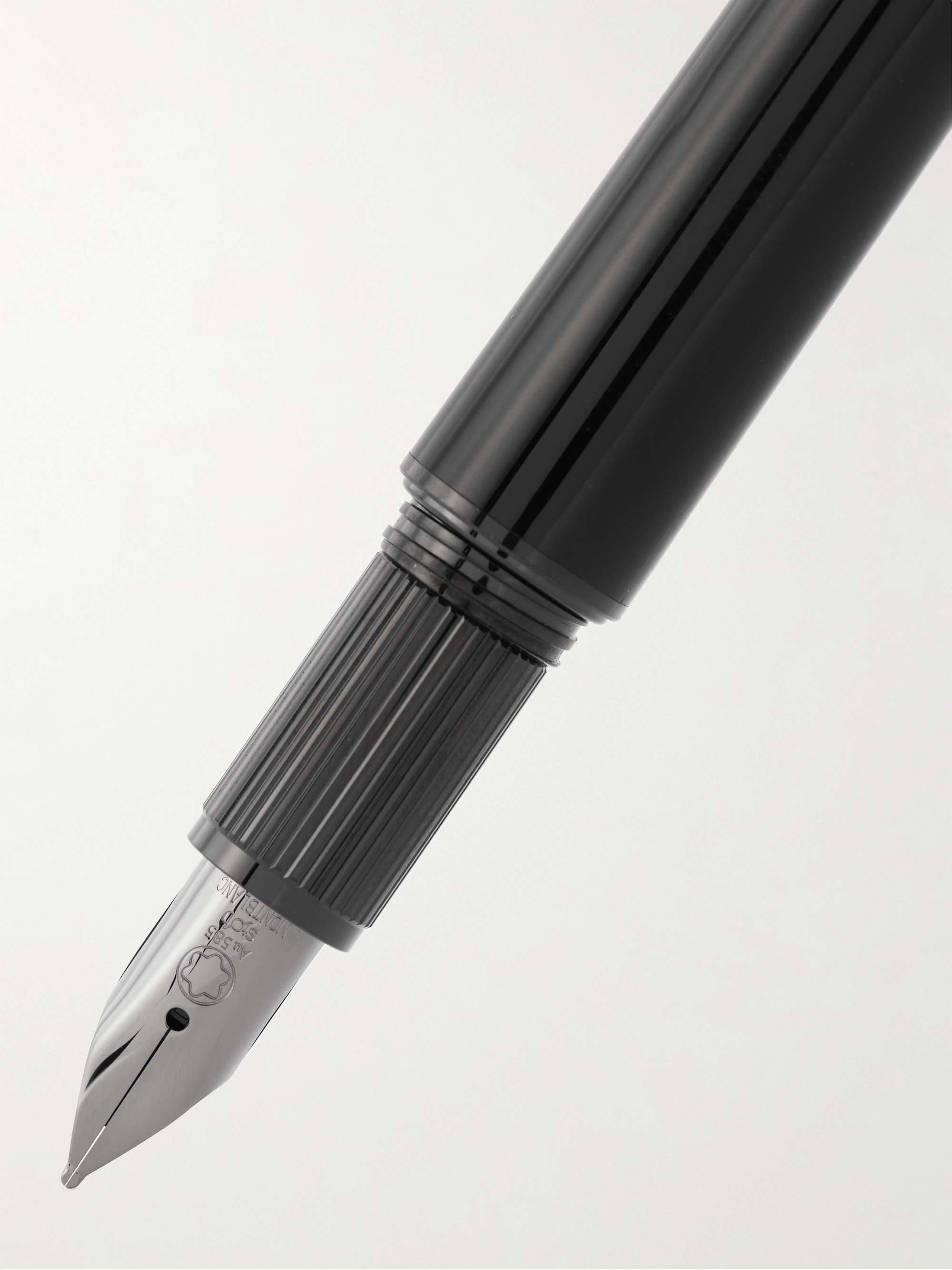 MONTBLANC قلم الحبر السائل BlackCosmos Doué من مجموعة StarWalker