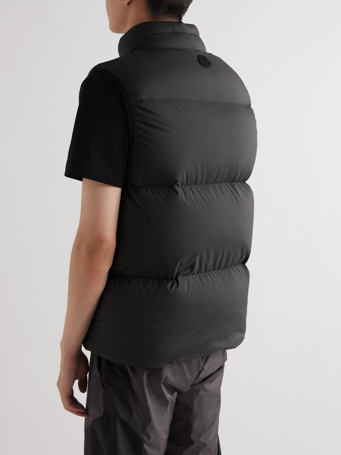 Moncler Logo-print Quilted Nylon Down Gilet In Gray