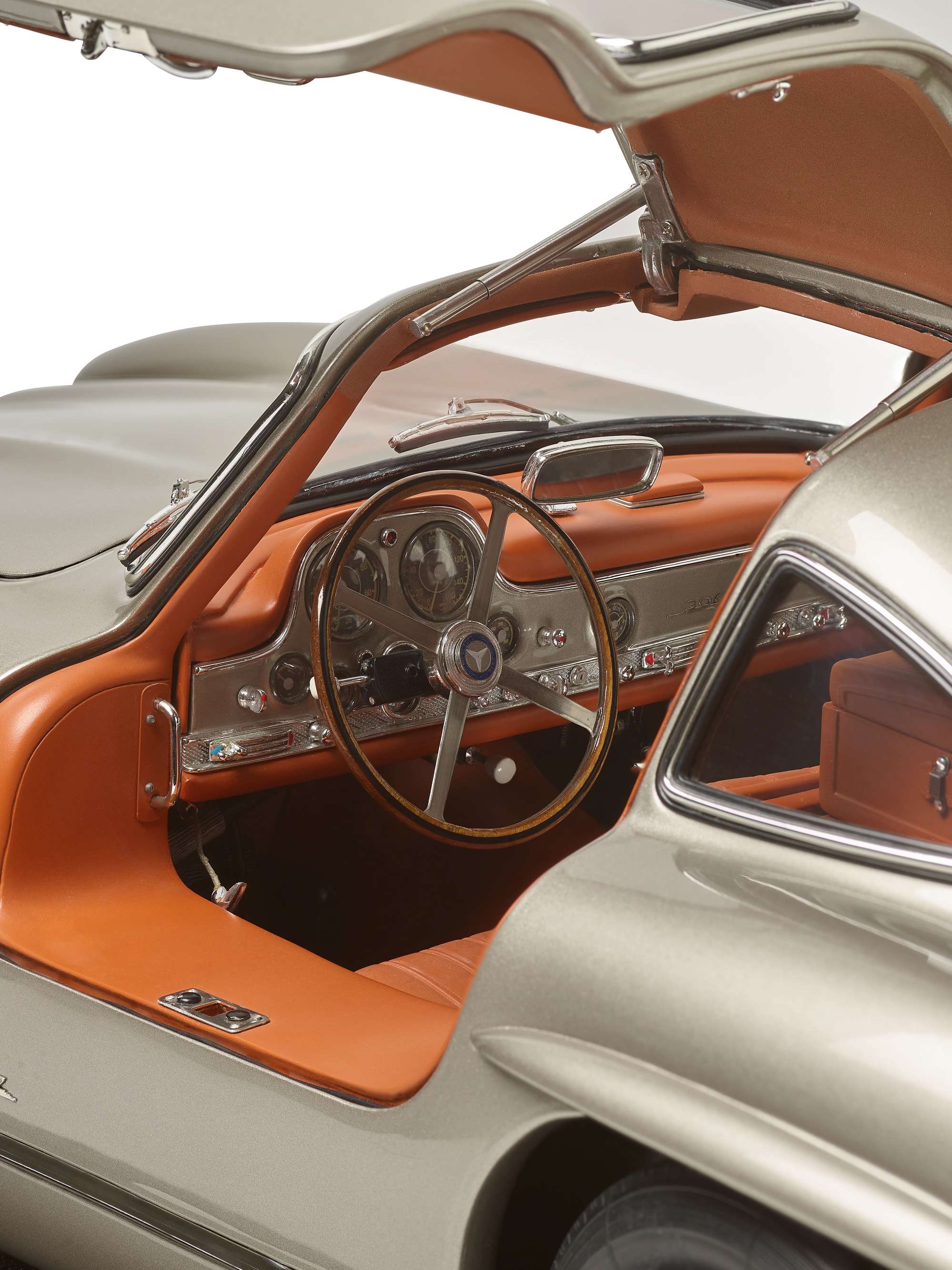 AMALGAM COLLECTION Limited Edition Jaguar E-Type Series 1 1:8 Model Car