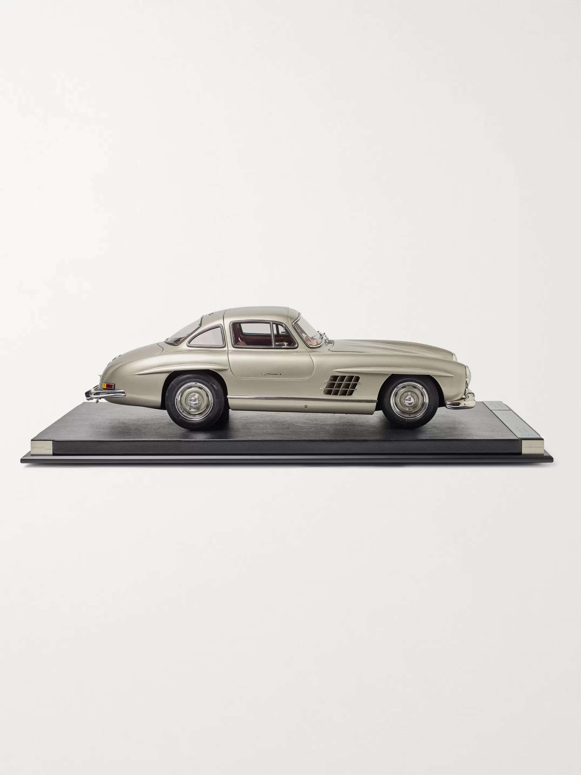 AMALGAM COLLECTION Limited Edition Jaguar E-Type Series 1 1:8 Model Car
