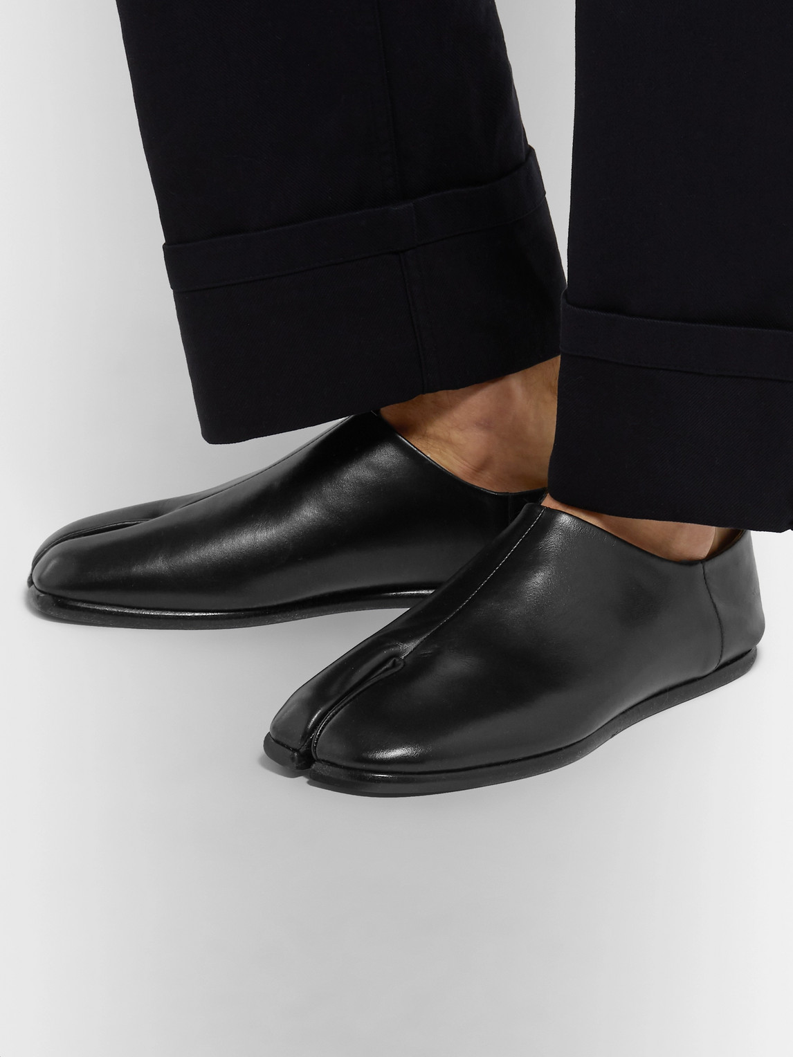 Shop Maison Margiela Tabi Split-toe Leather Collapsible-heel Loafers In Black
