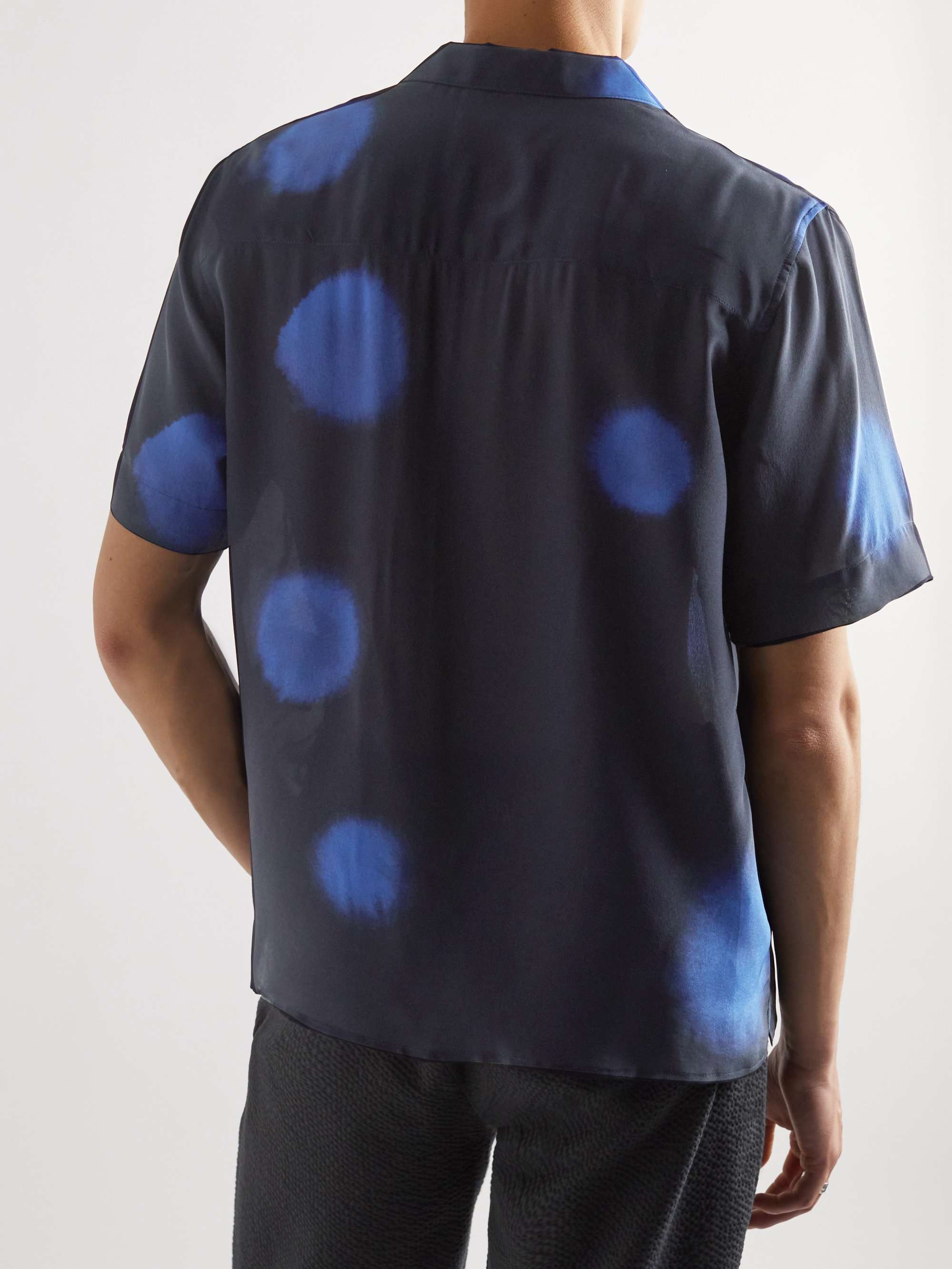 A KIND OF GUISE Gioia Convertible-Collar Printed Silk-Satin Shirt
