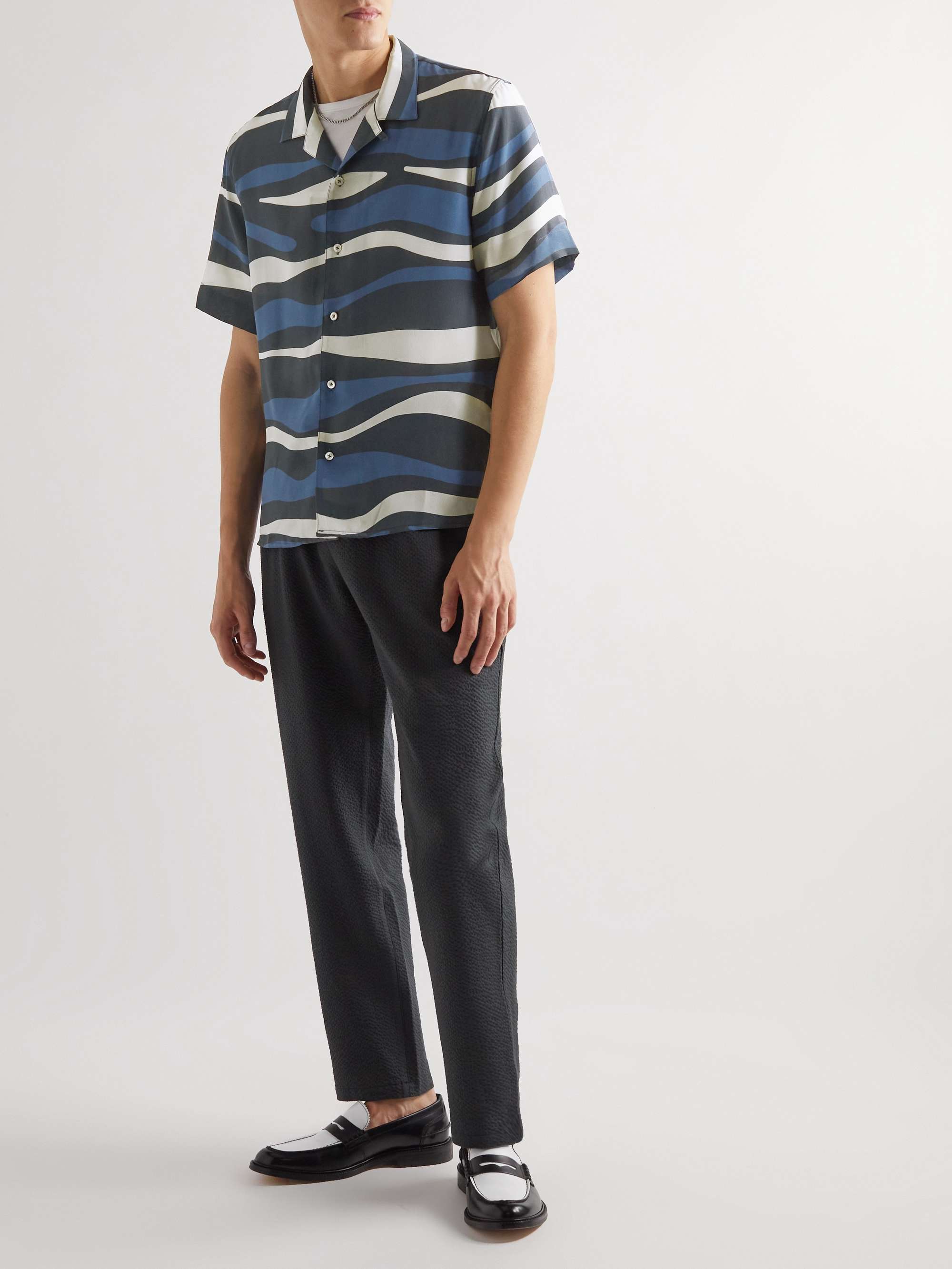 A KIND OF GUISE Gioia Convertible-Collar Printed Silk-Satin Shirt