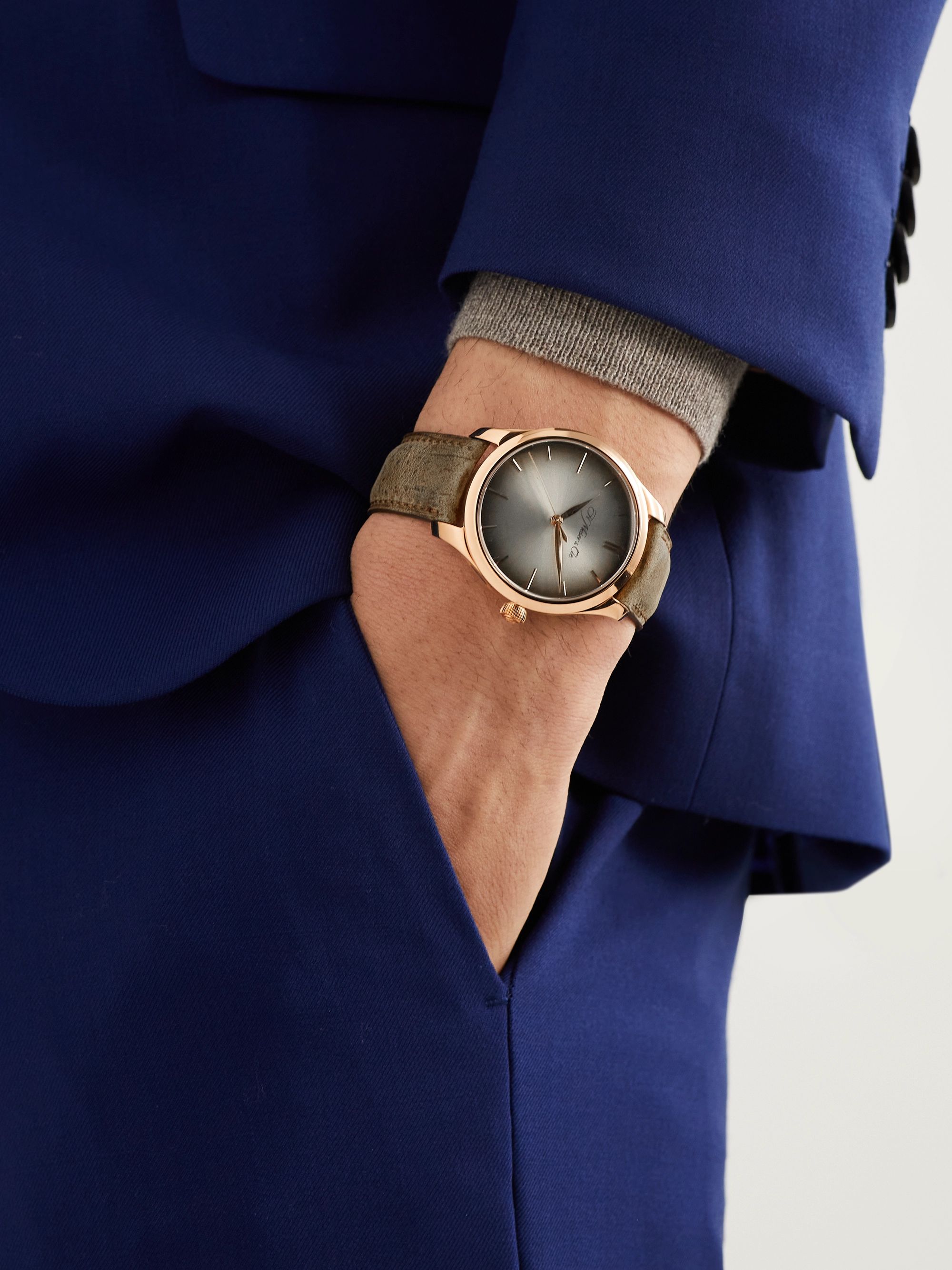 H. MOSER & CIE. Endeavour Perpetual Centre Seconds Automatic 40mm 18-Karat Red Gold and Leather Watch, Ref. No. 1200-0400