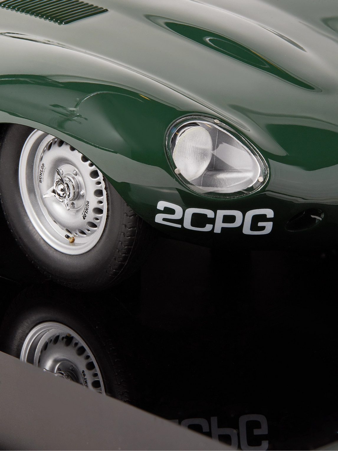 + Amalgam Collection Jaguar XKD 1:18 Model Car — 2