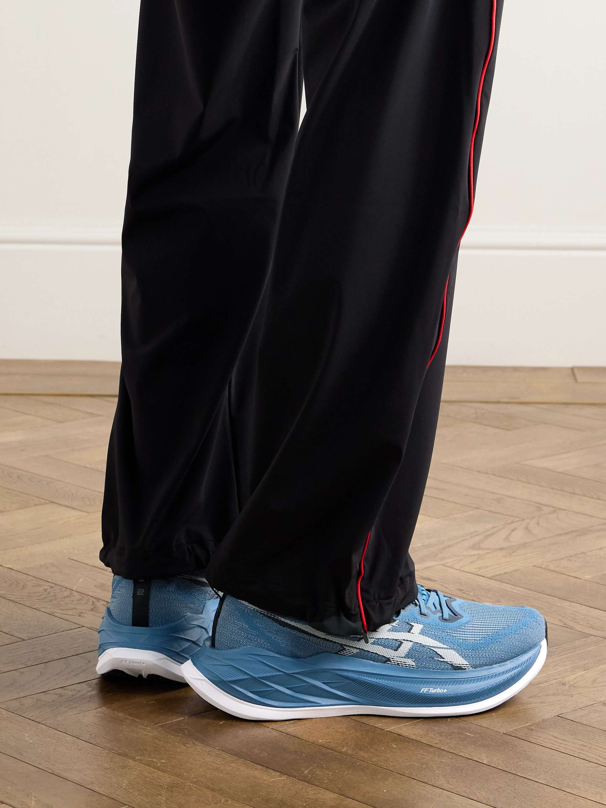 ASICS 