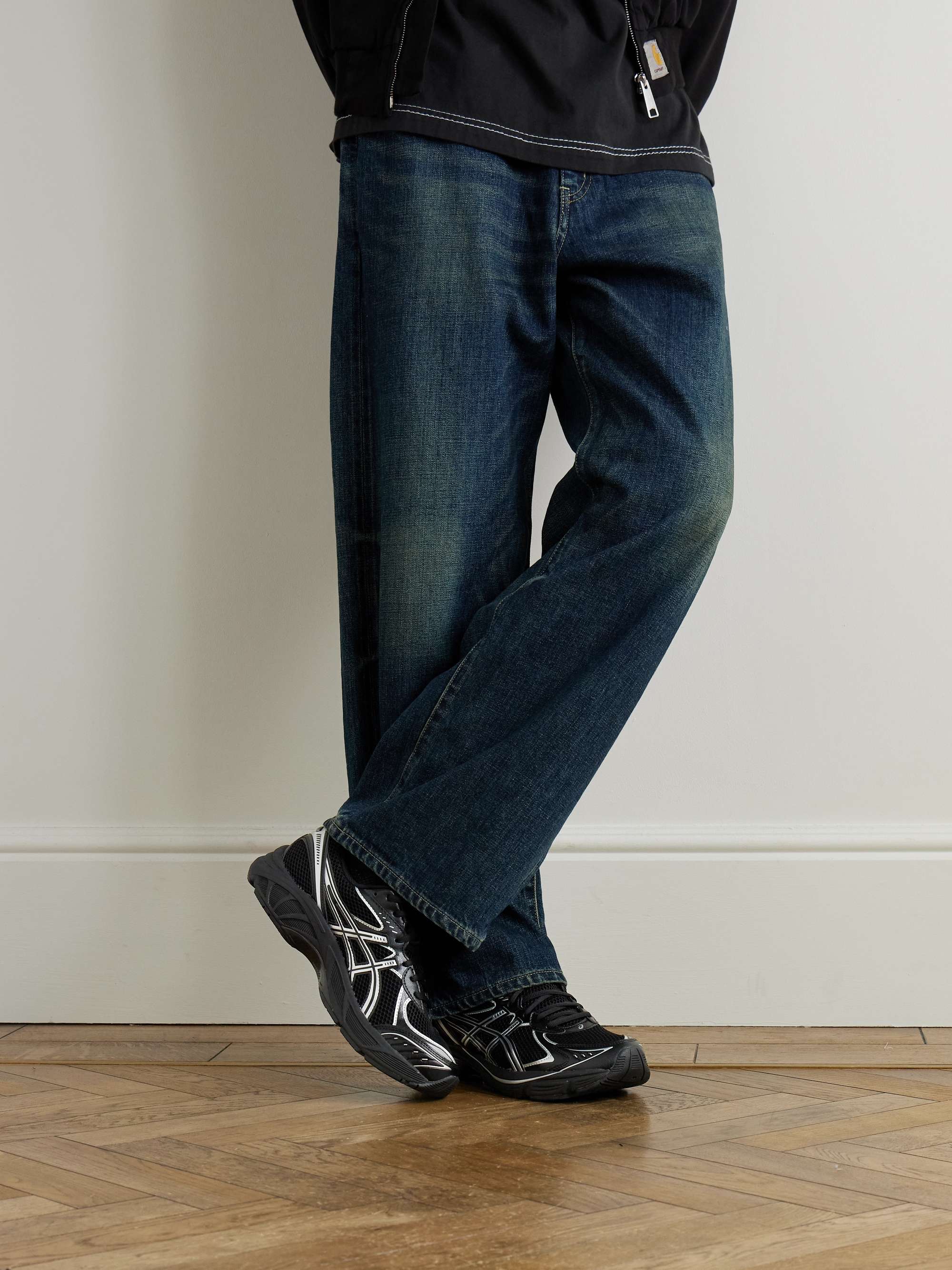 ASICS 