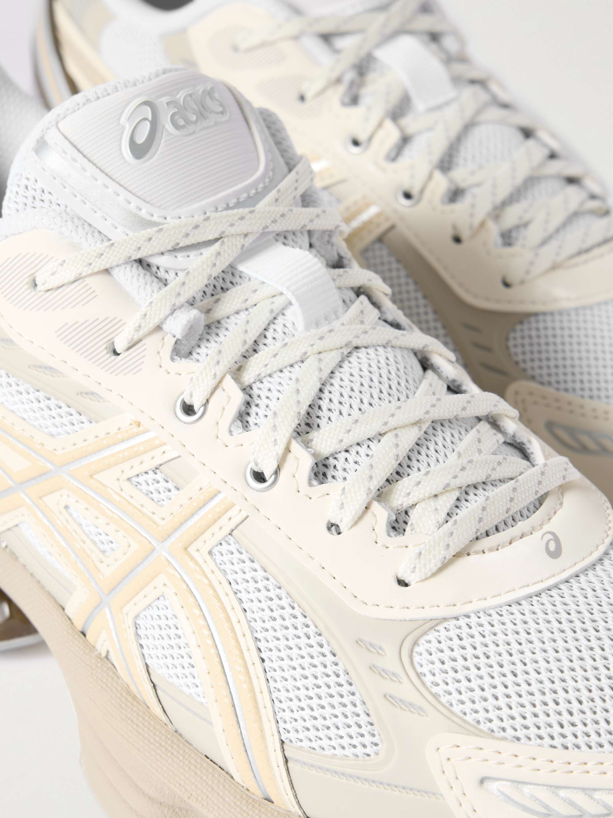 ASICS 