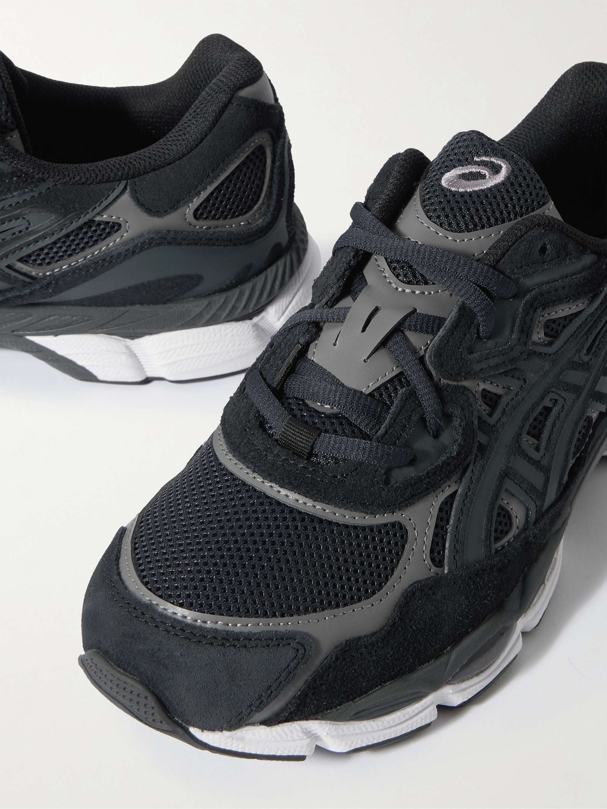 ASICS 
