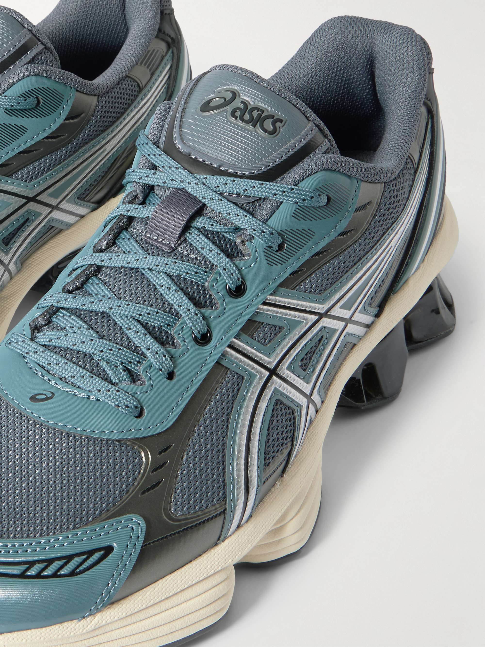 ASICS 
