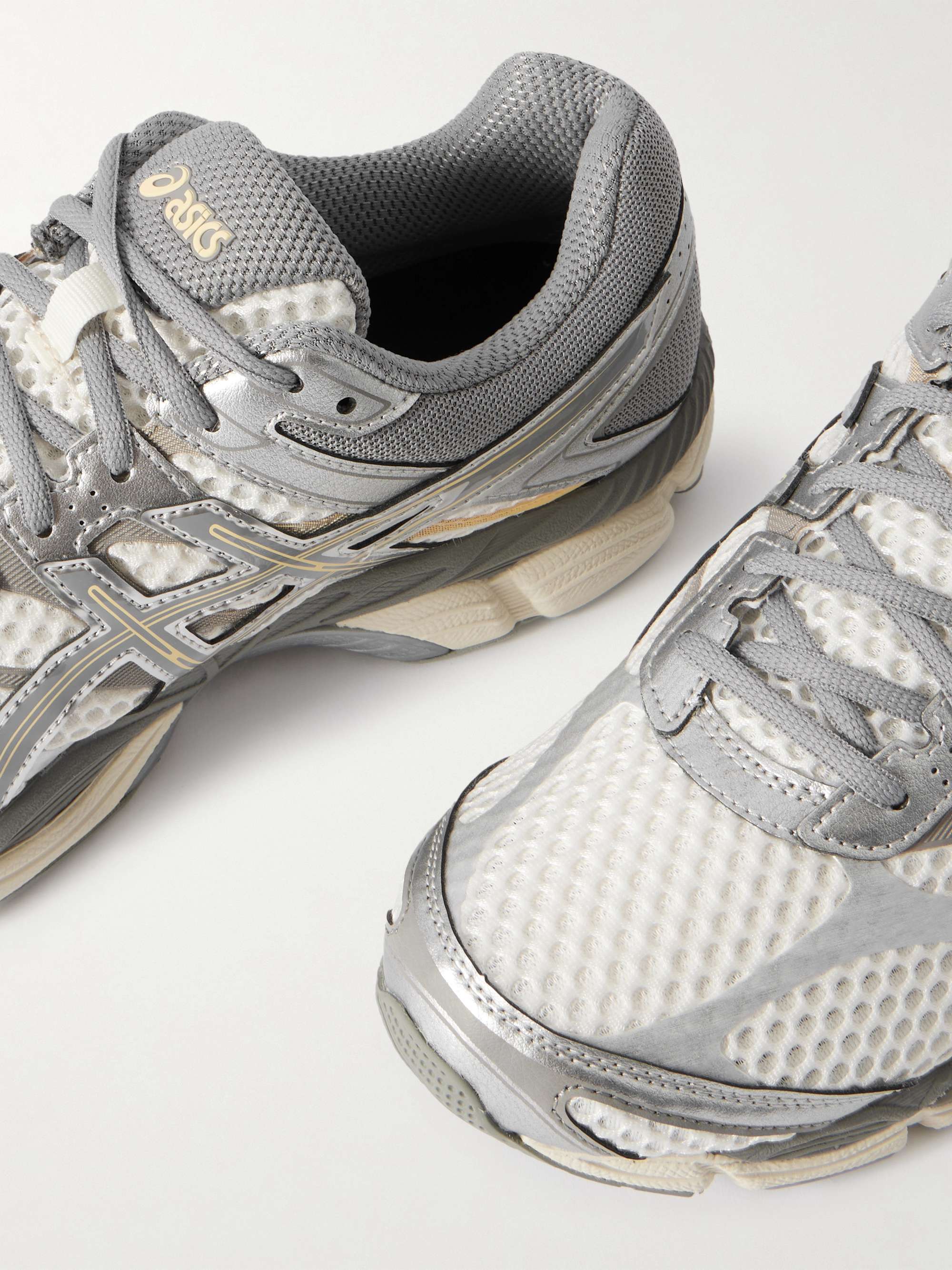 ASICS 