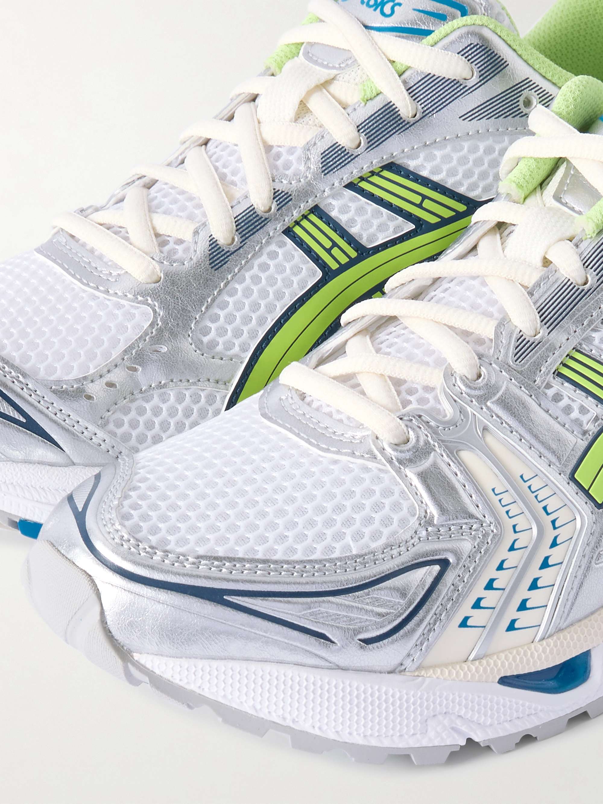 ASICS 