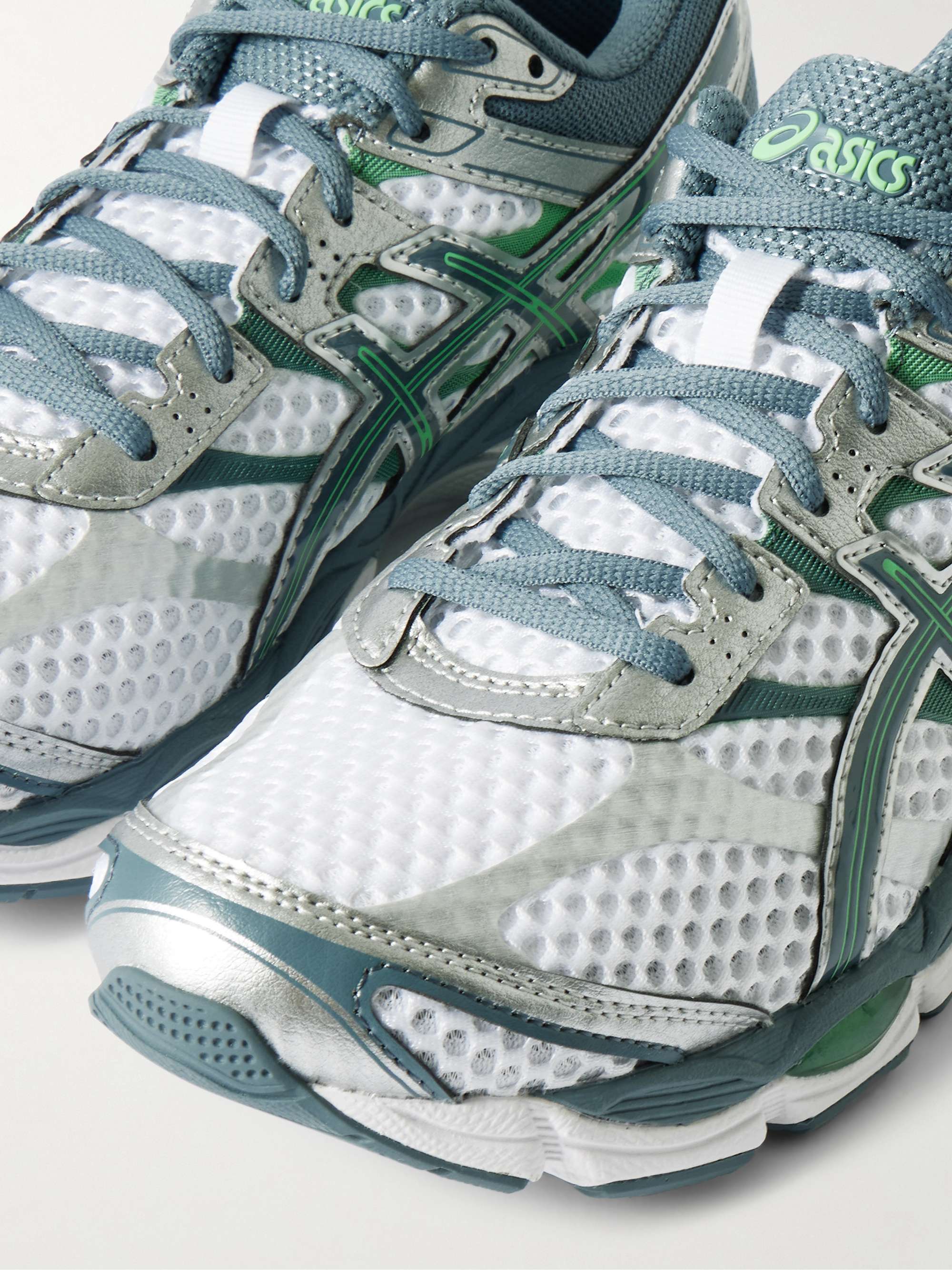 ASICS 