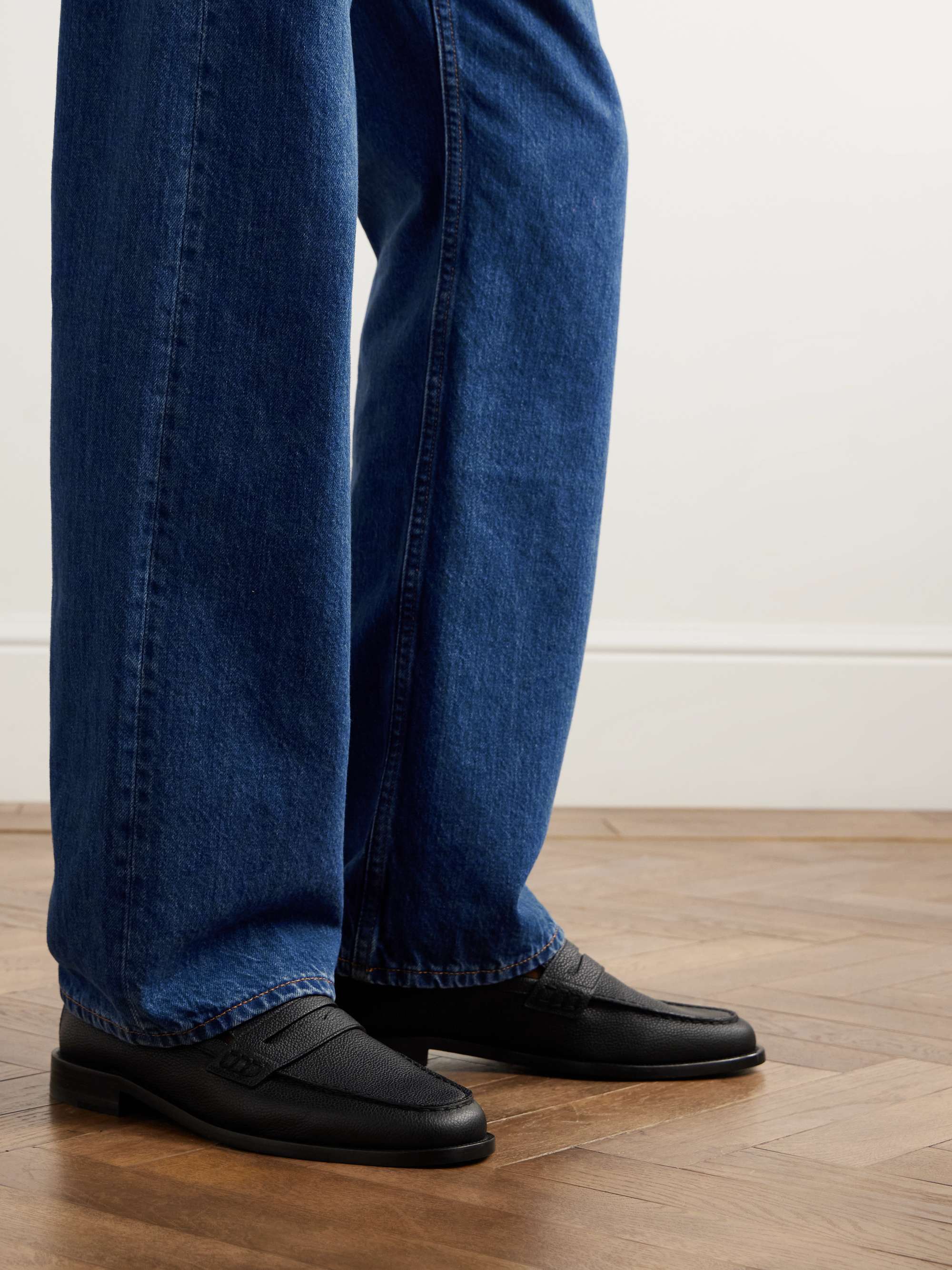 MANOLO BLAHNIK 