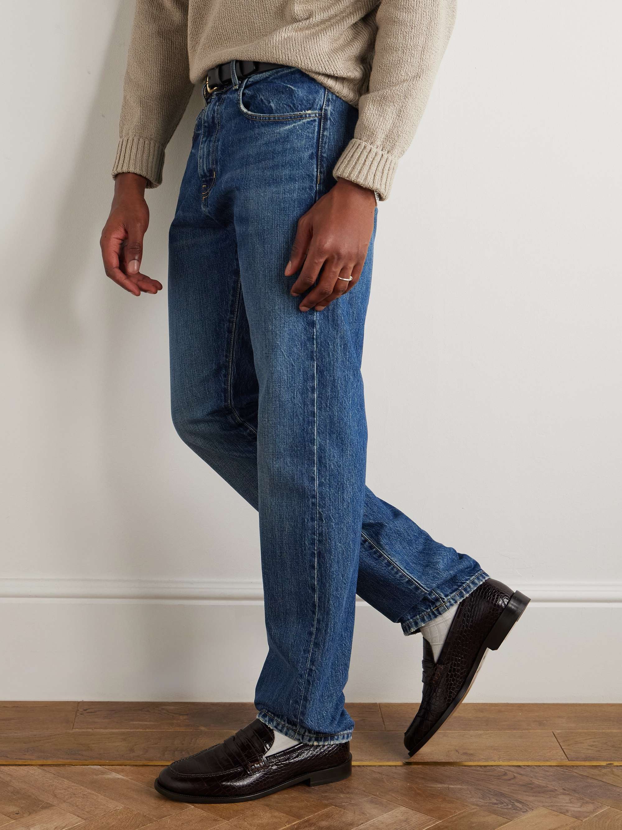 MANOLO BLAHNIK 