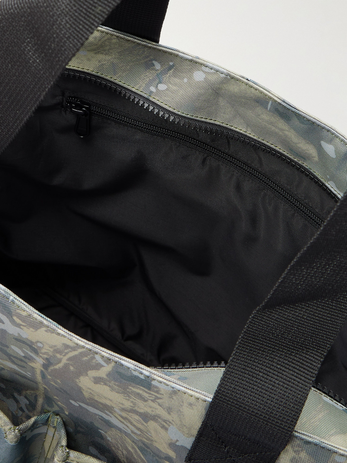 Carhartt Jake Webbing-trimmed Logo-appliquéd Camouflage-print Canvas Tote Bag In Green