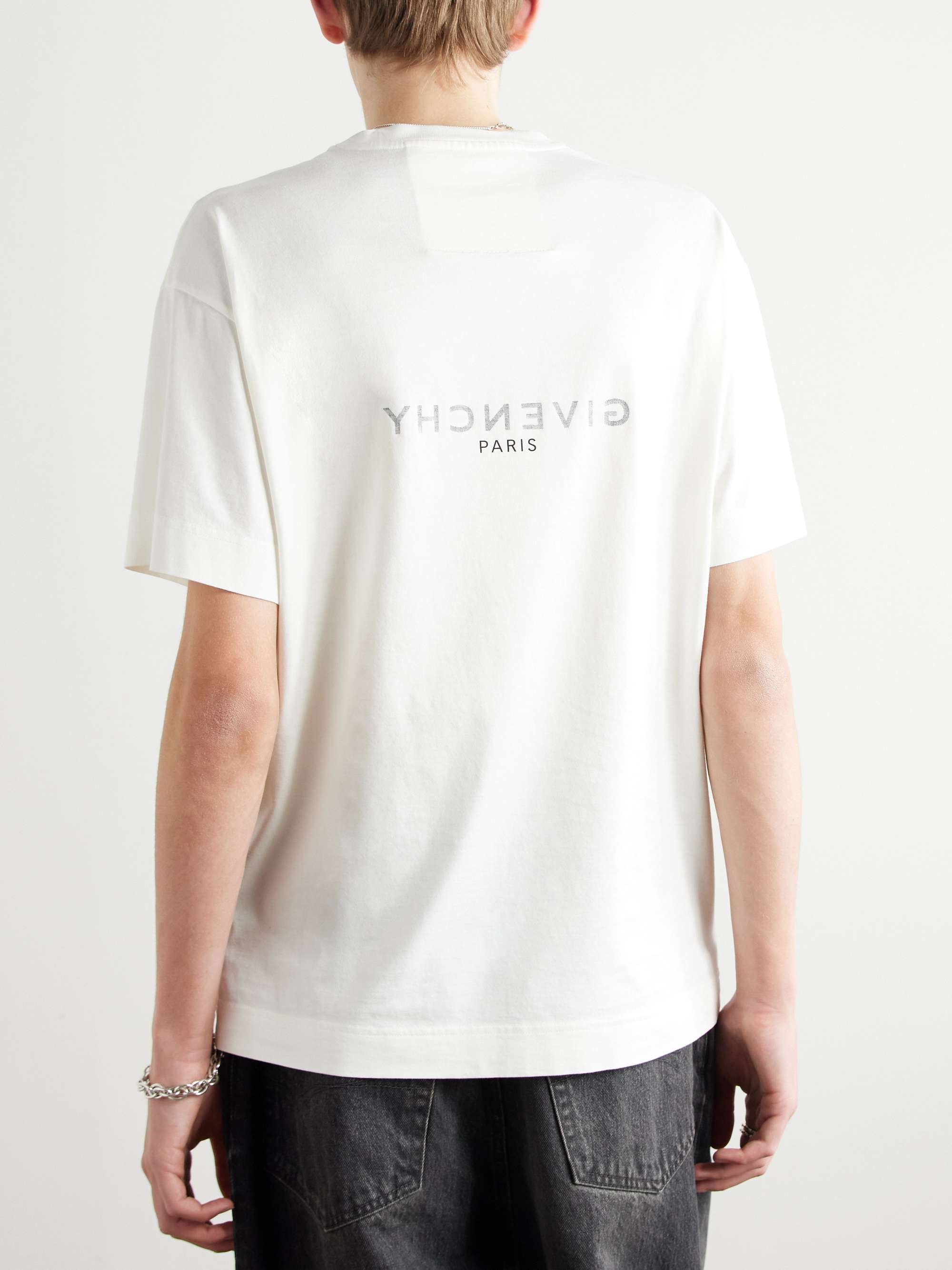 GIVENCHY 