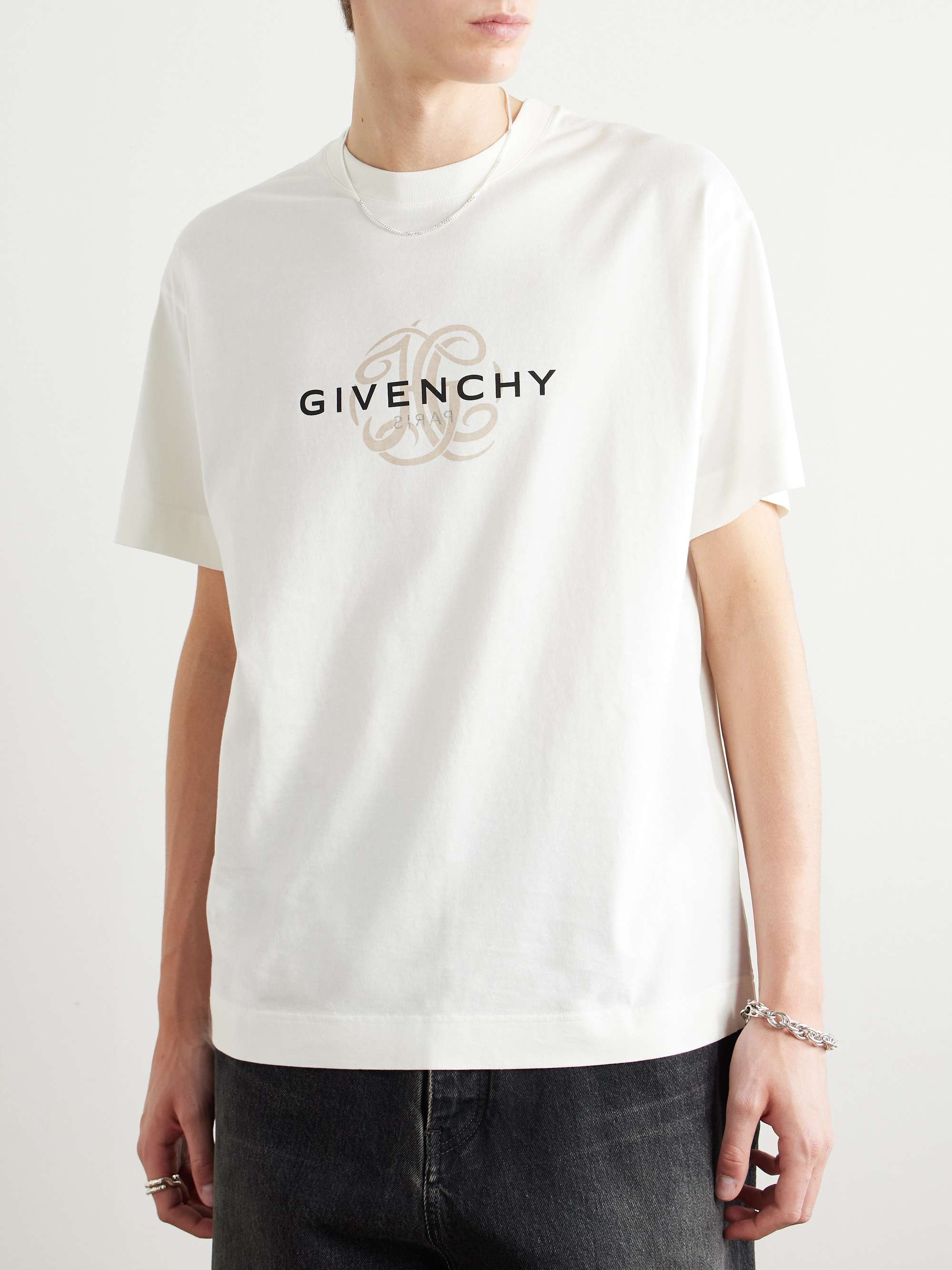 GIVENCHY 