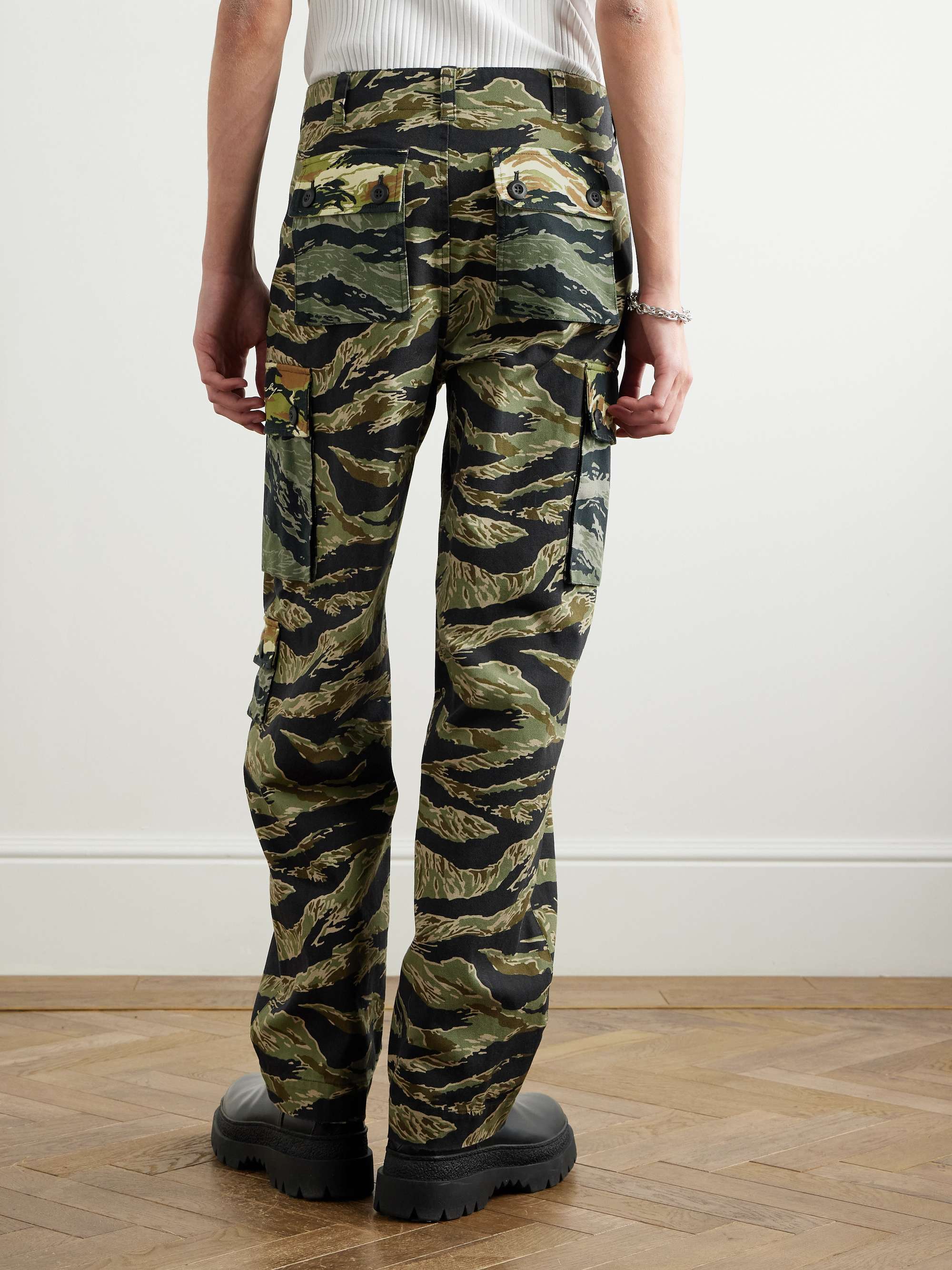 GIVENCHY 