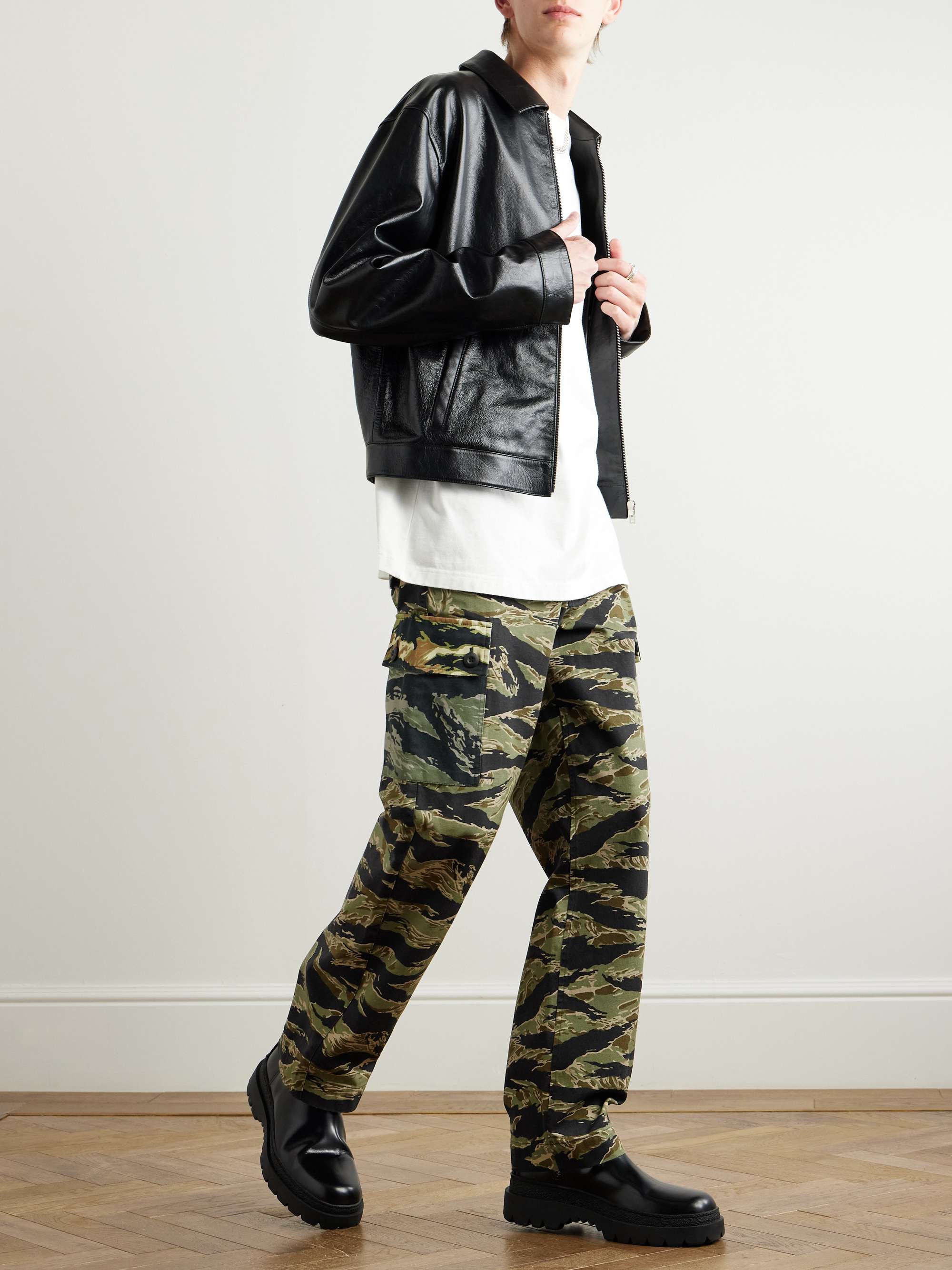 GIVENCHY 
