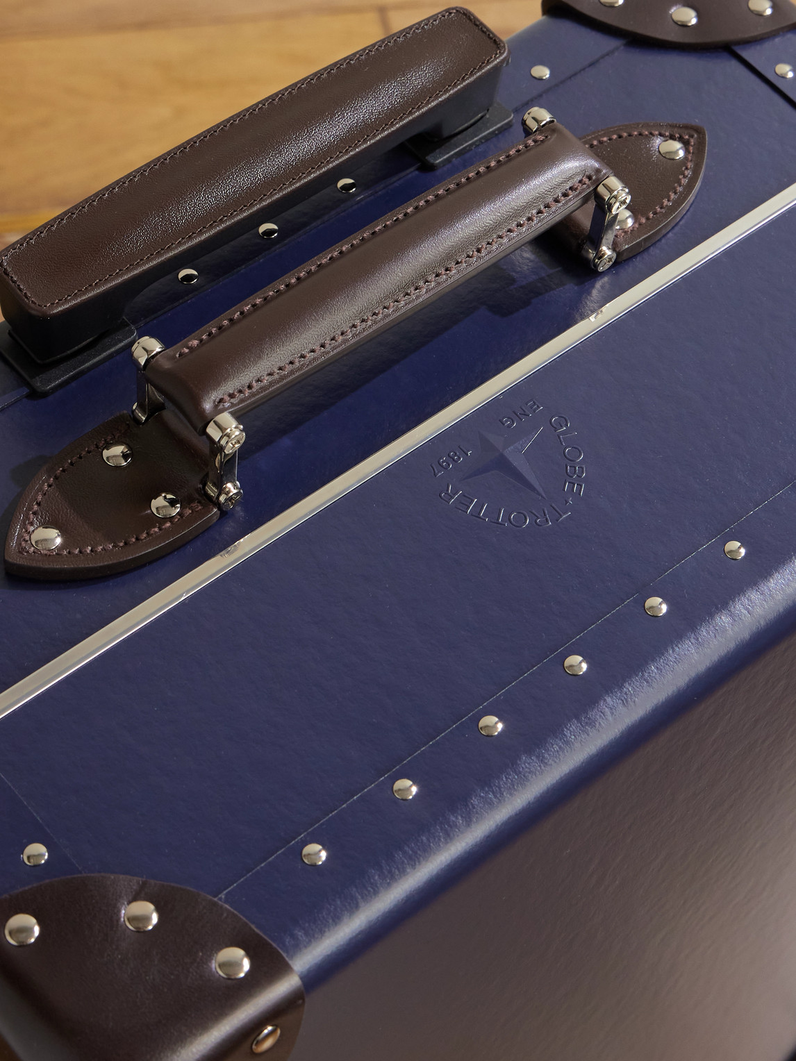 Globe-trotter Metropolis Leather-trimmed Vulcanised Fibreboard Carry-on Suitcase