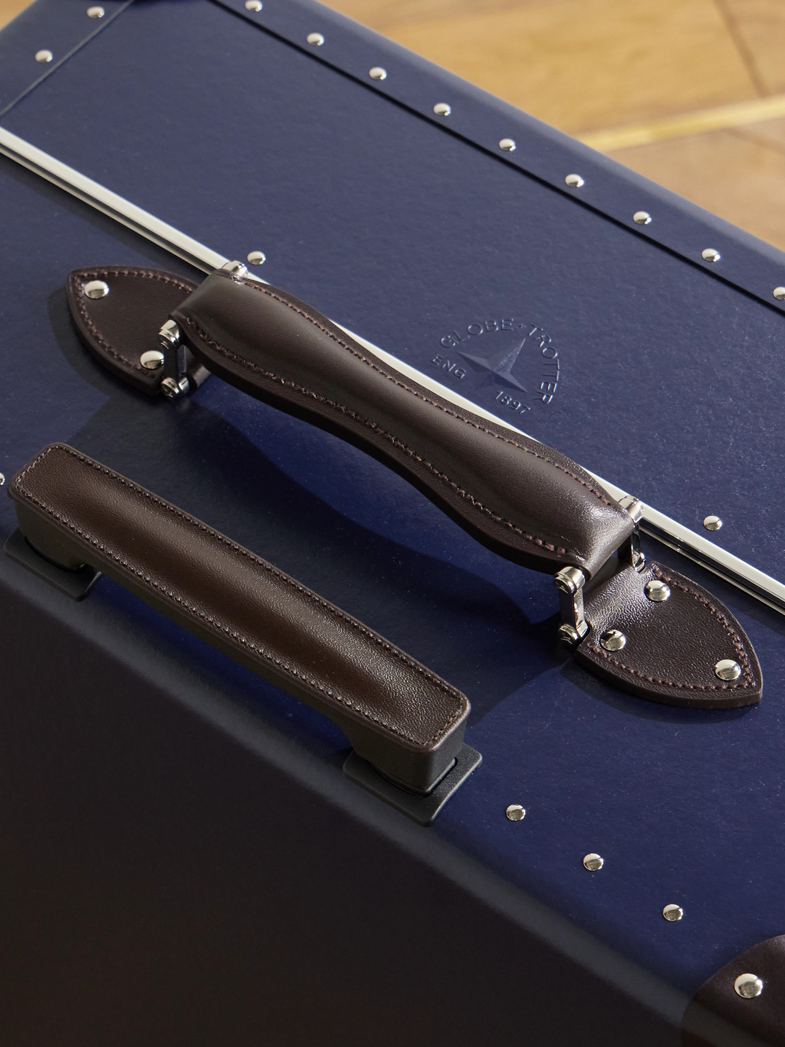 Globe-trotter Metropolis Leather-trimmed Suitcase