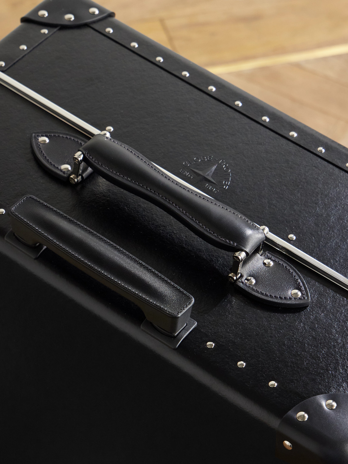 Globe-trotter Metropolis Leather-trimmed Suitcase