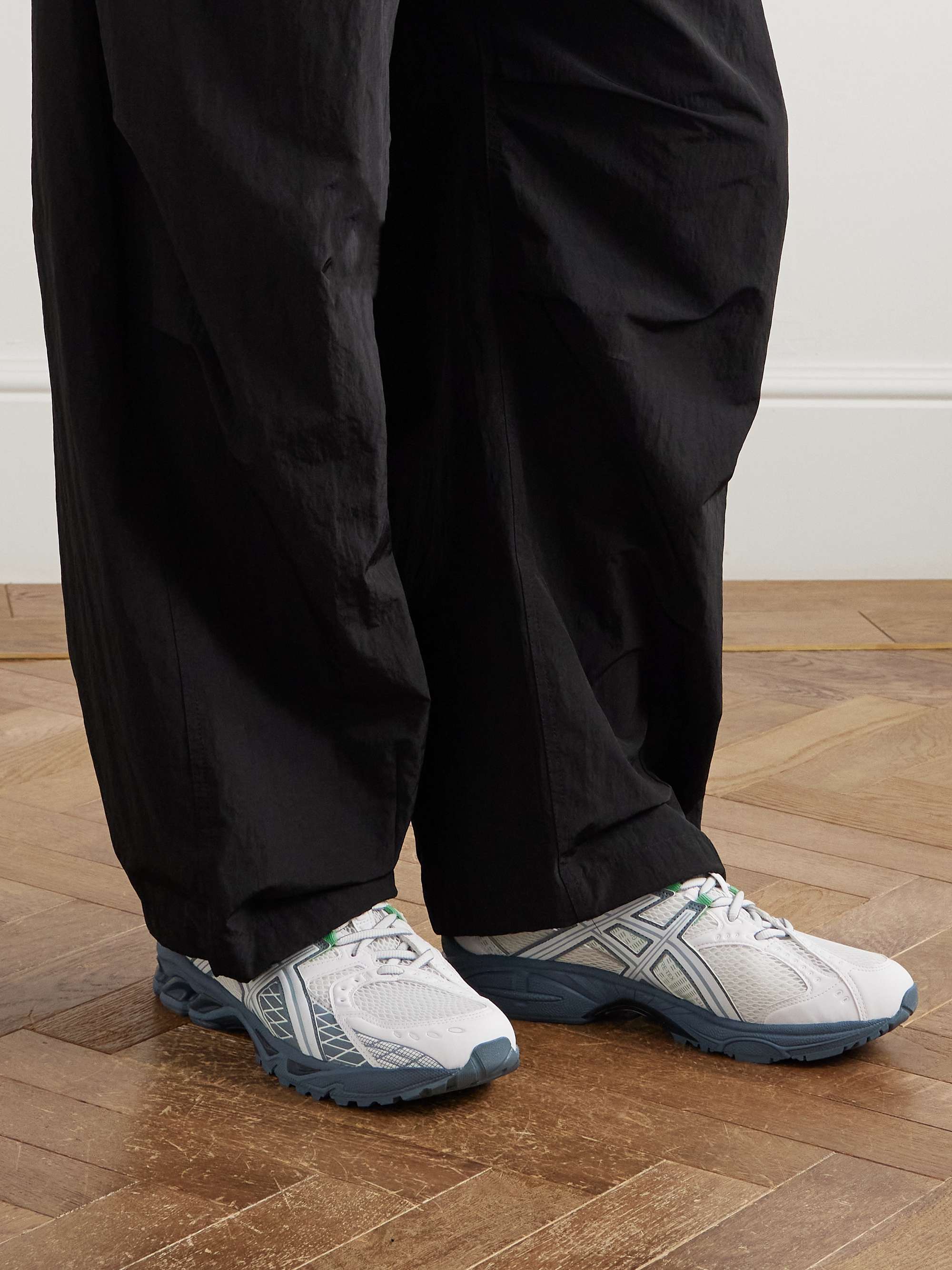 ASICS 