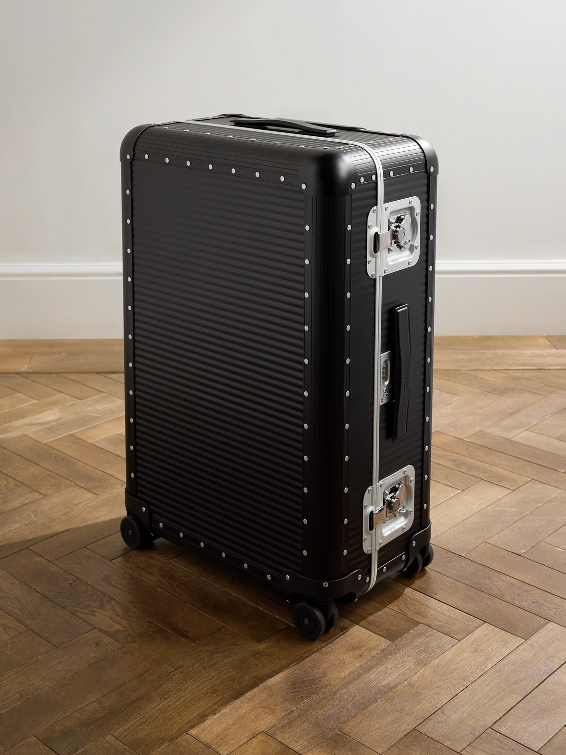 Fpm Milano Bank Spinner 76cm Leather-trimmed Polycarbonate Spinner Suitcase In Black