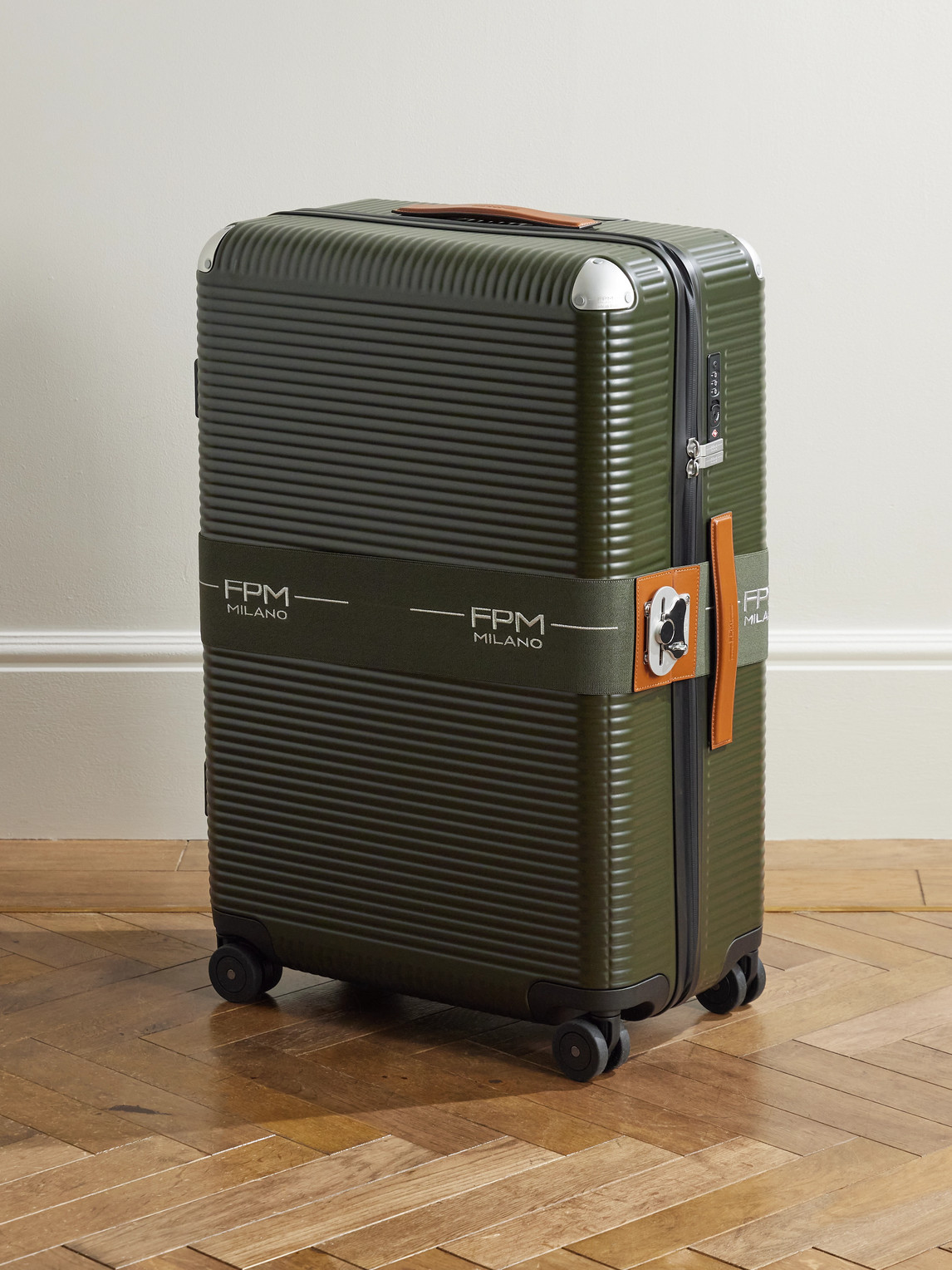Fpm Milano Bank Zip Deluxe 76cm Leather-trimmed Polycarbonate Spinner Suitcase In Green