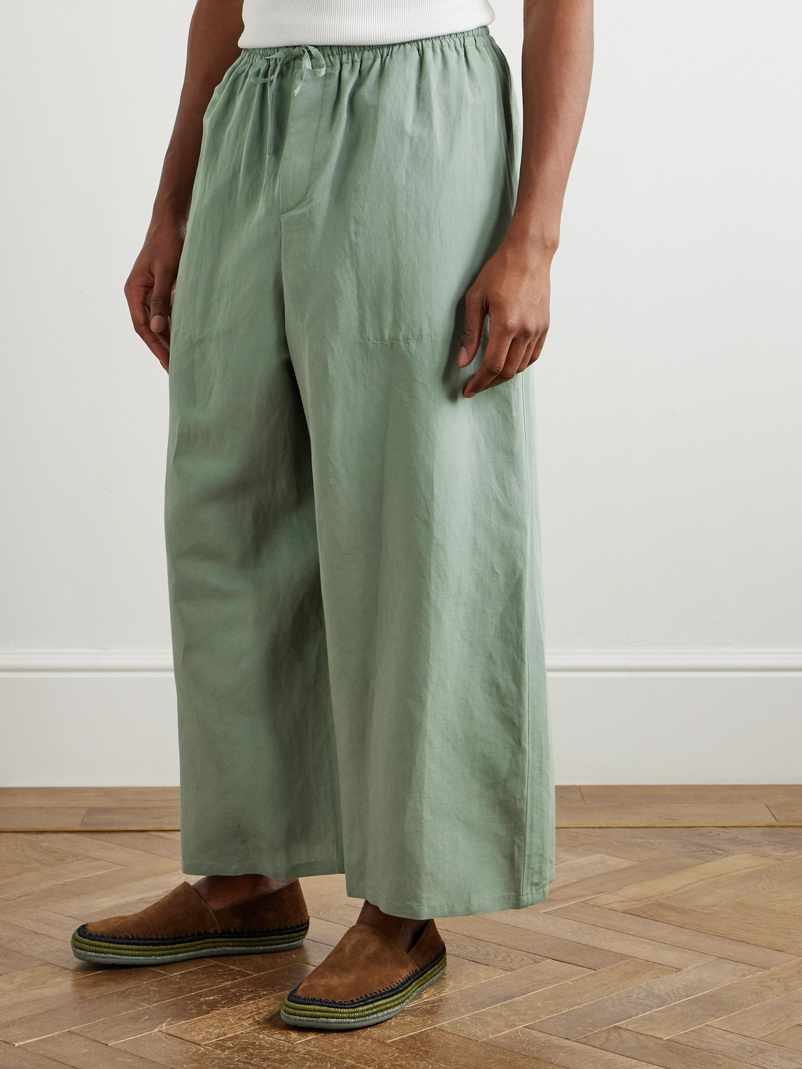 Loewe Paula's Ibiza Wide-leg Cropped Woven Drawstring Trousers In Green