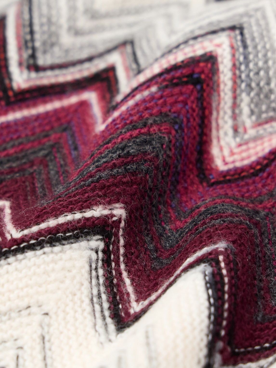 Missoni Rundhalspullover Mit Flammigem Zickzackmuster In Black