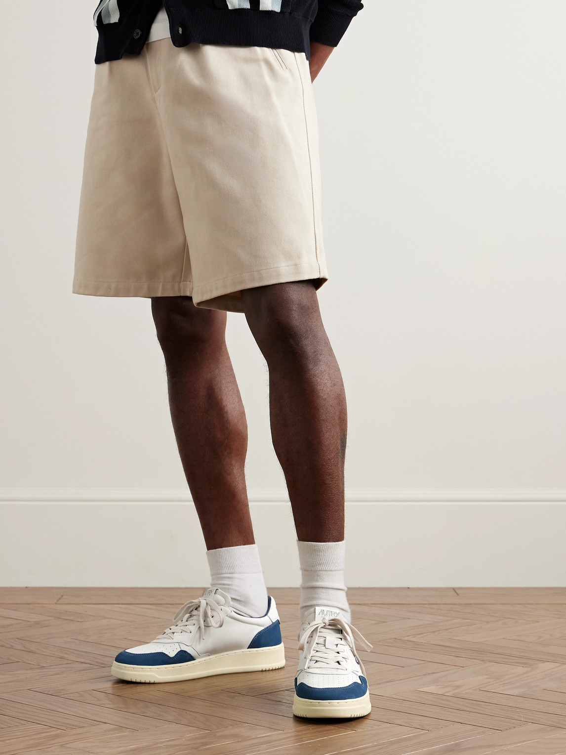 Autry 'medalist Low' White Low Top Sneakers With Side Logo Detail In Leather And Suede Man In White