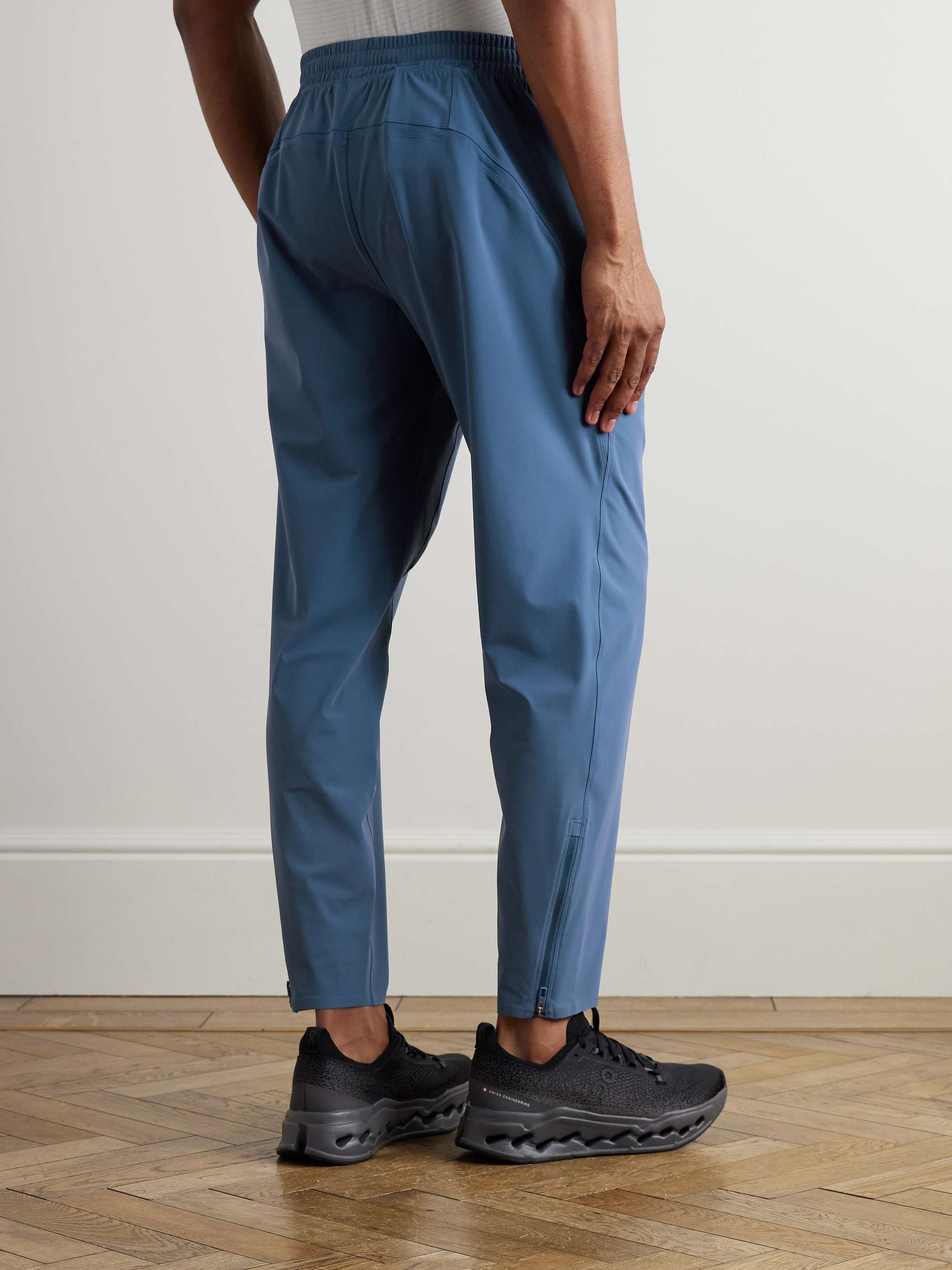 LULULEMON 