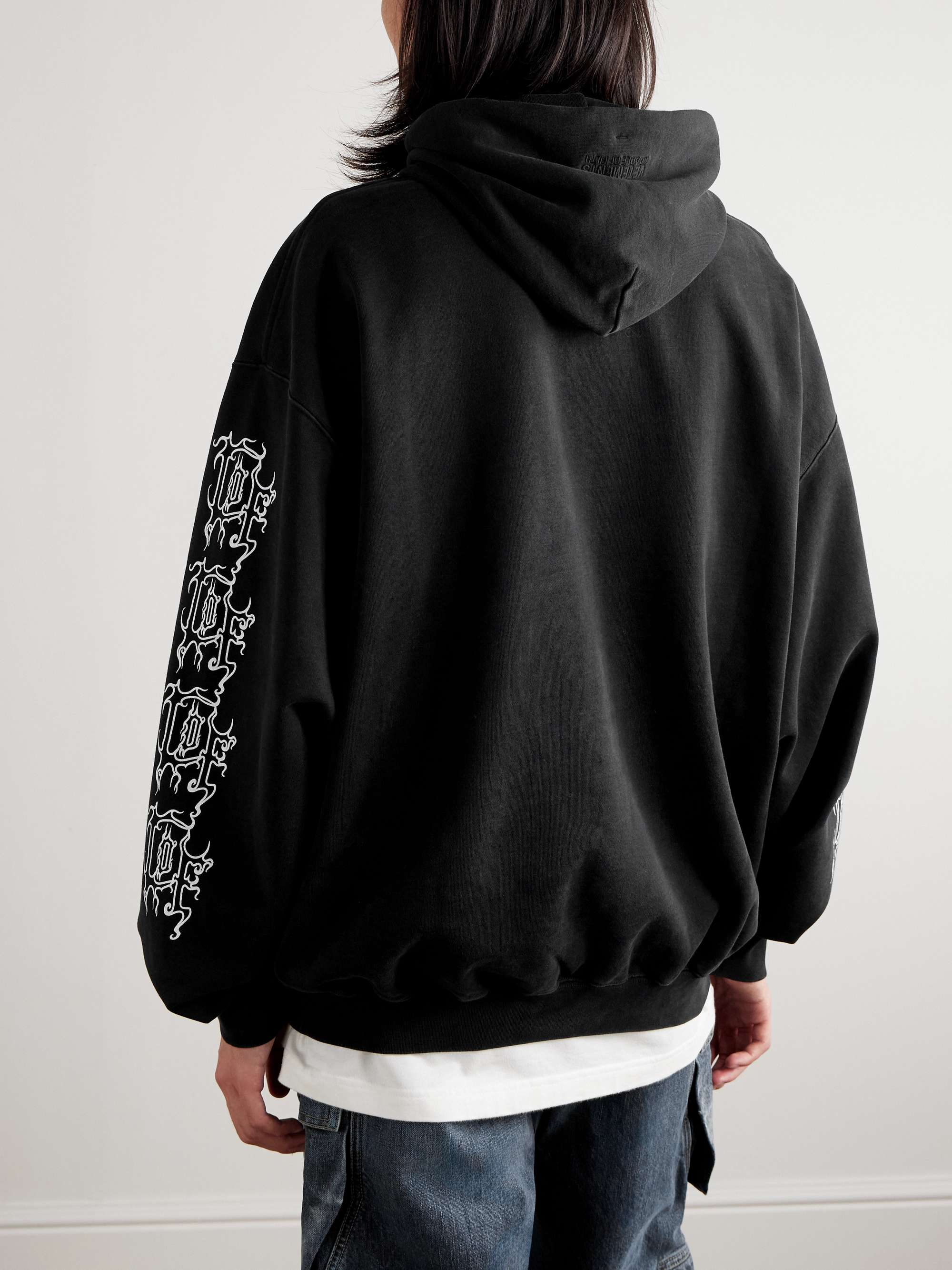 VETEMENTS 