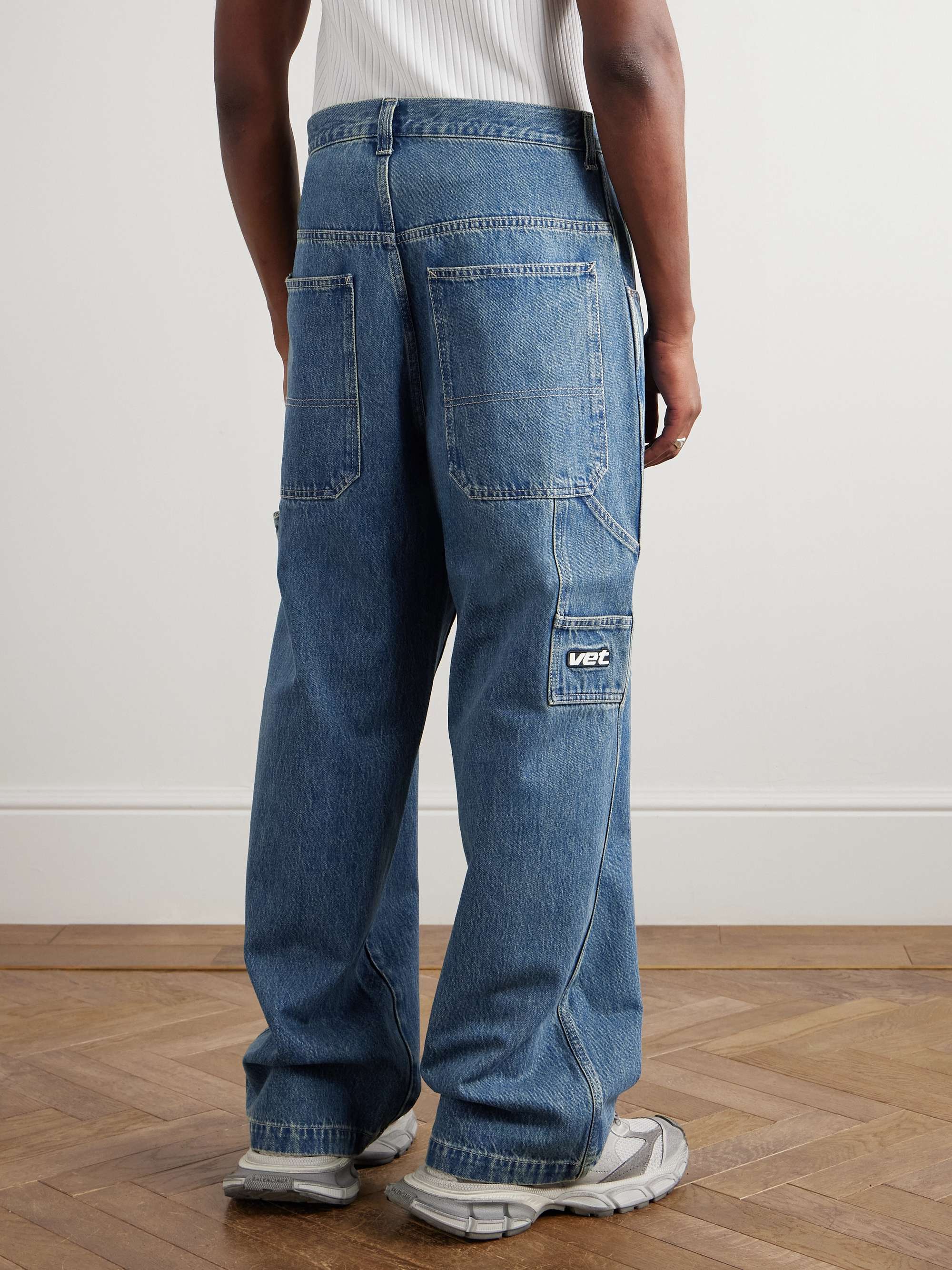 VETEMENTS 