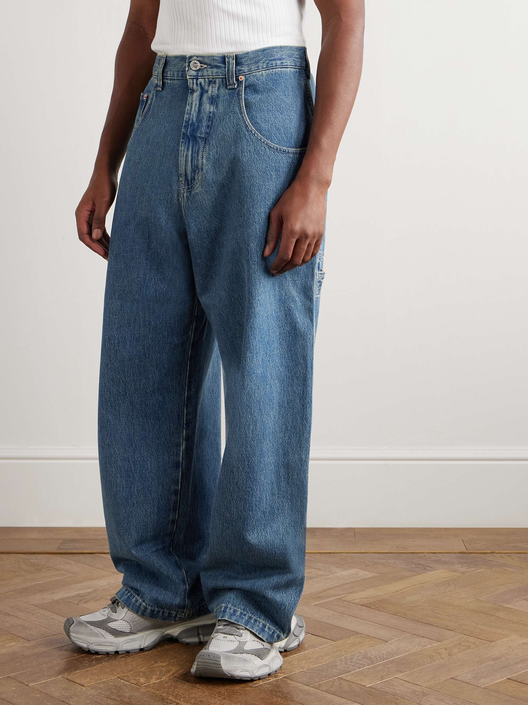 VETEMENTS 