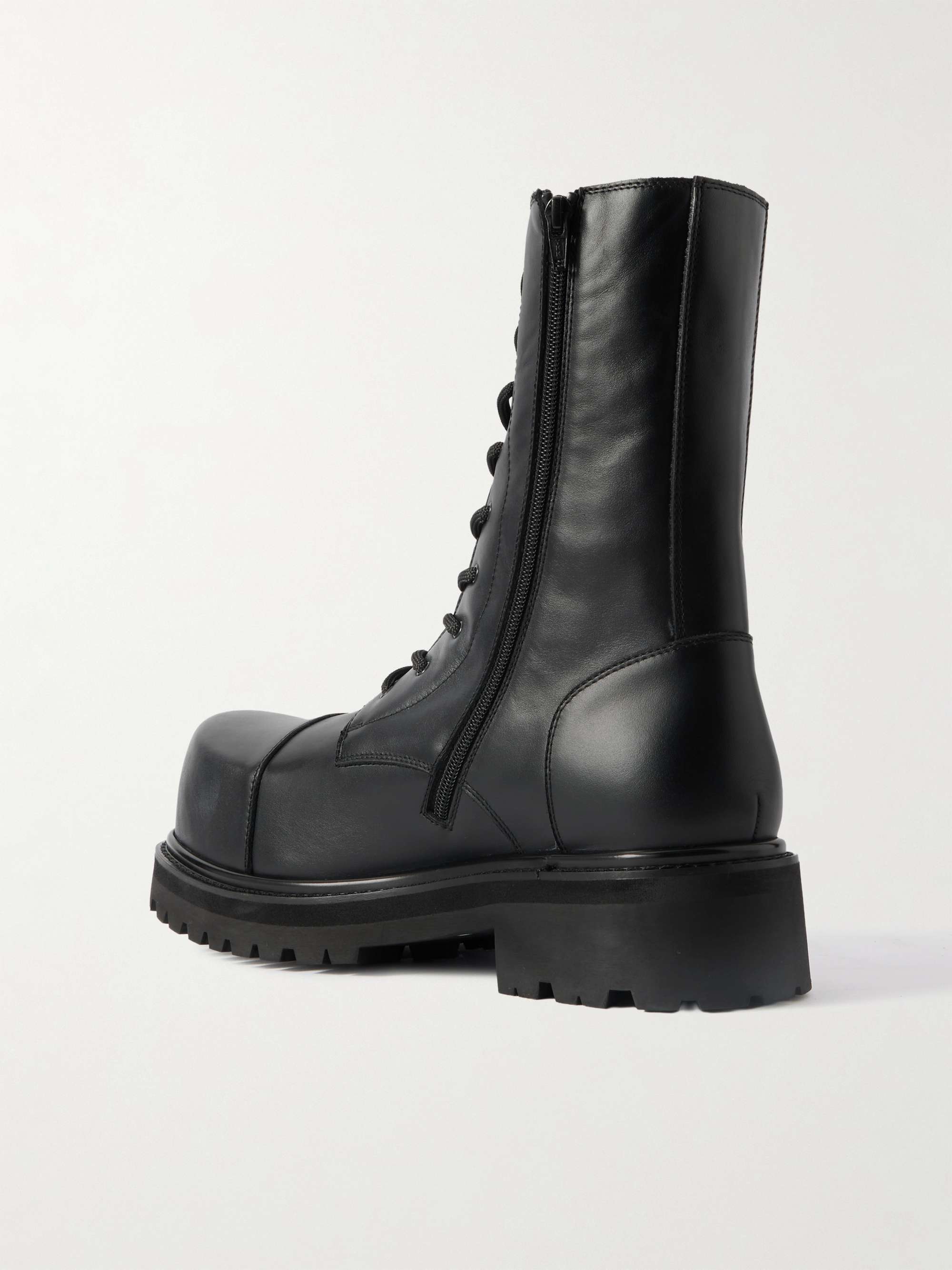 VETEMENTS 