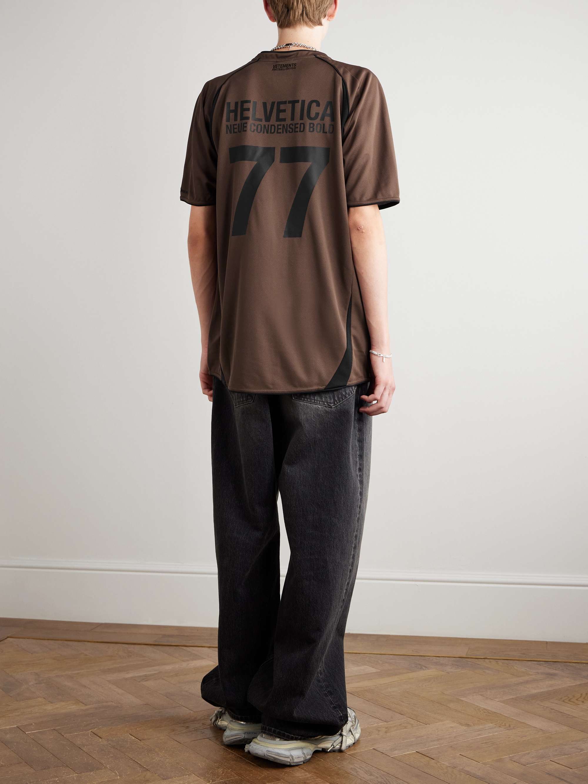 VETEMENTS 