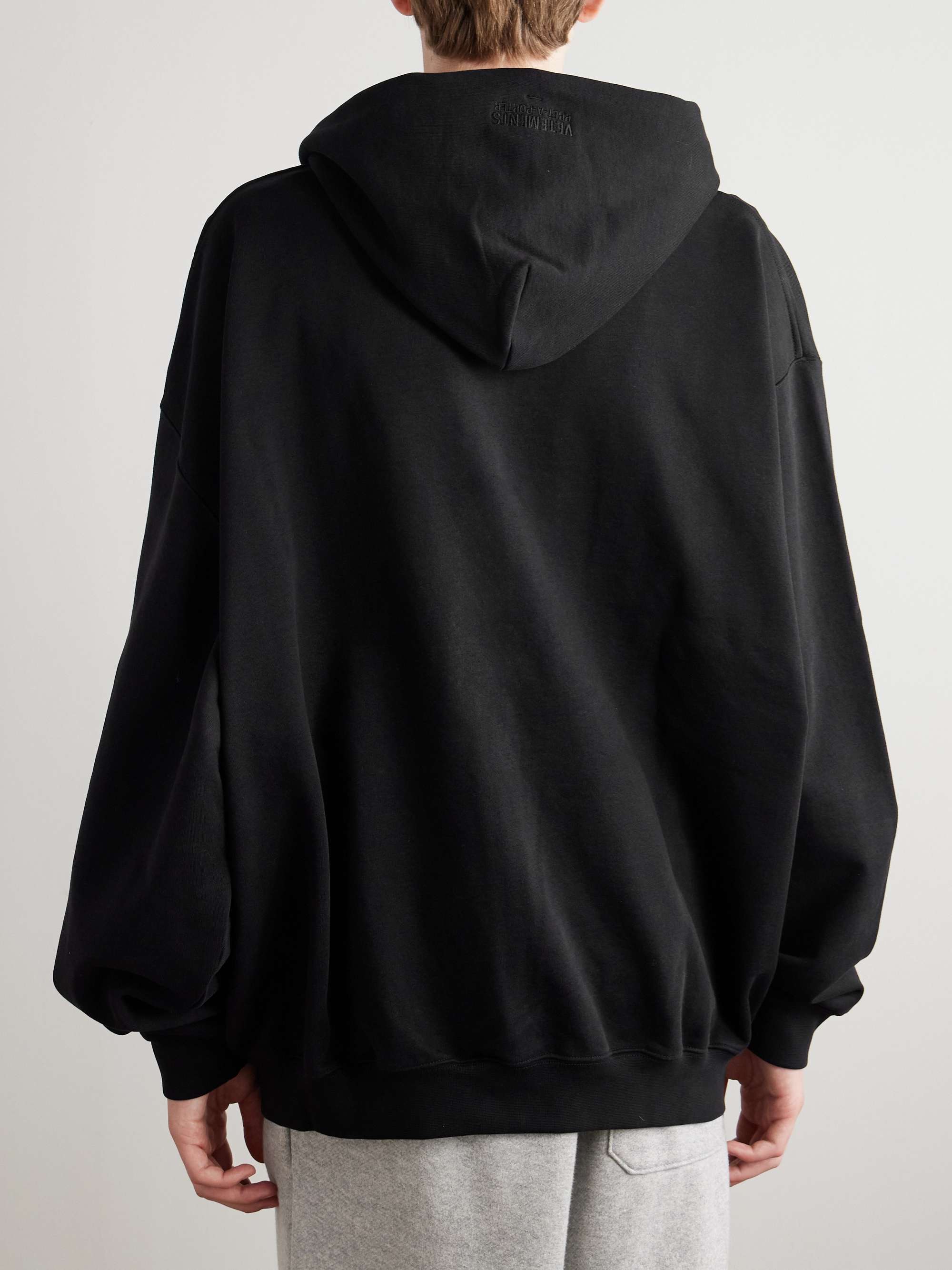 VETEMENTS 
