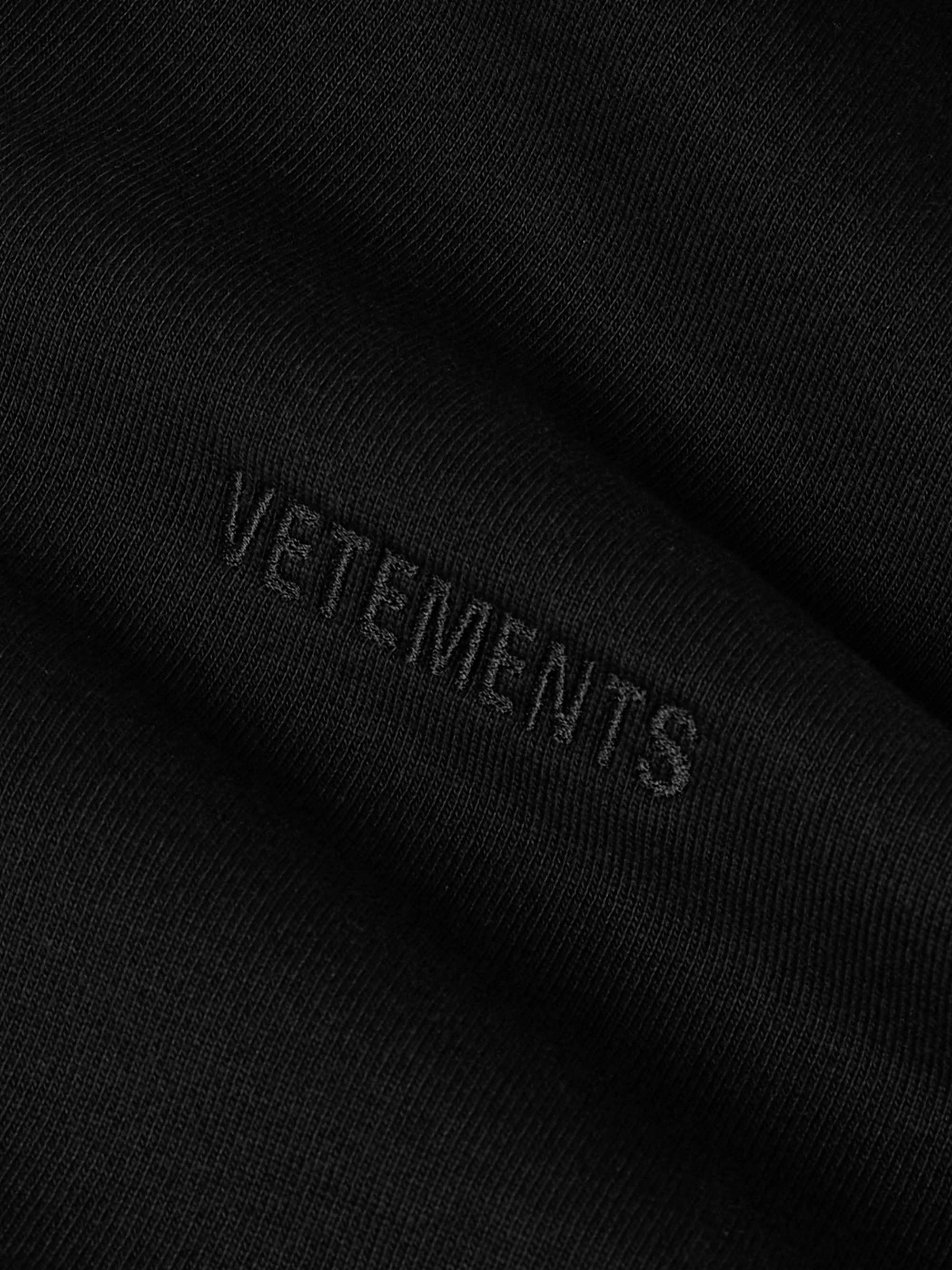VETEMENTS 