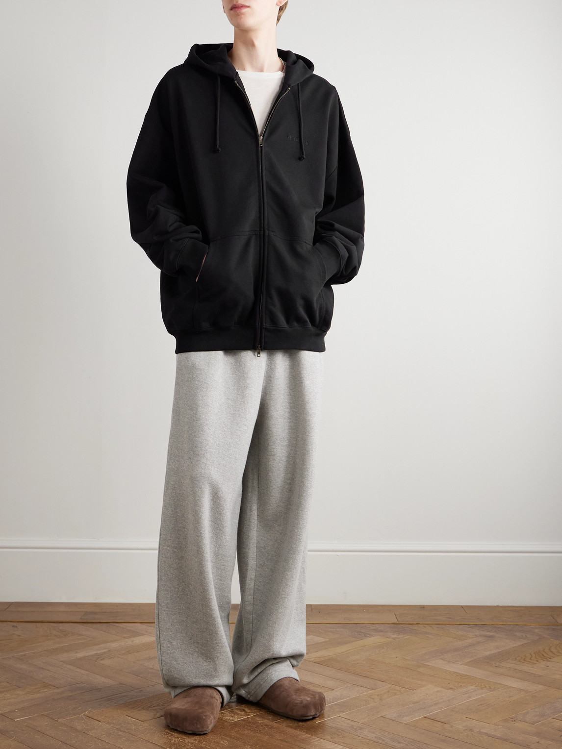 パーカー・フーディ VETEMENTS Black cotton blend oversize sweatshirt Vetements Black Cotton Blend Oversize Sweatshirt In Nero