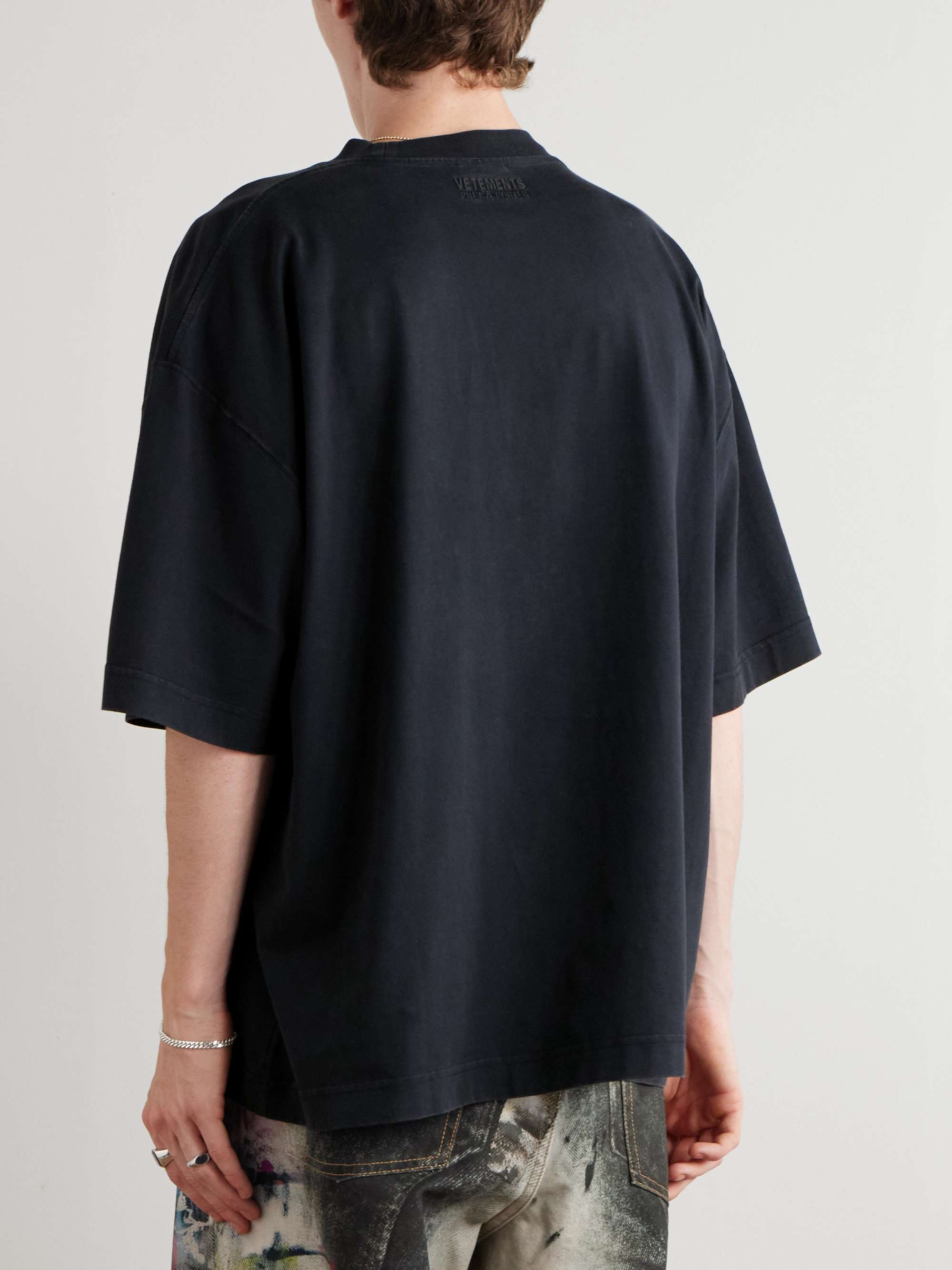 VETEMENTS 