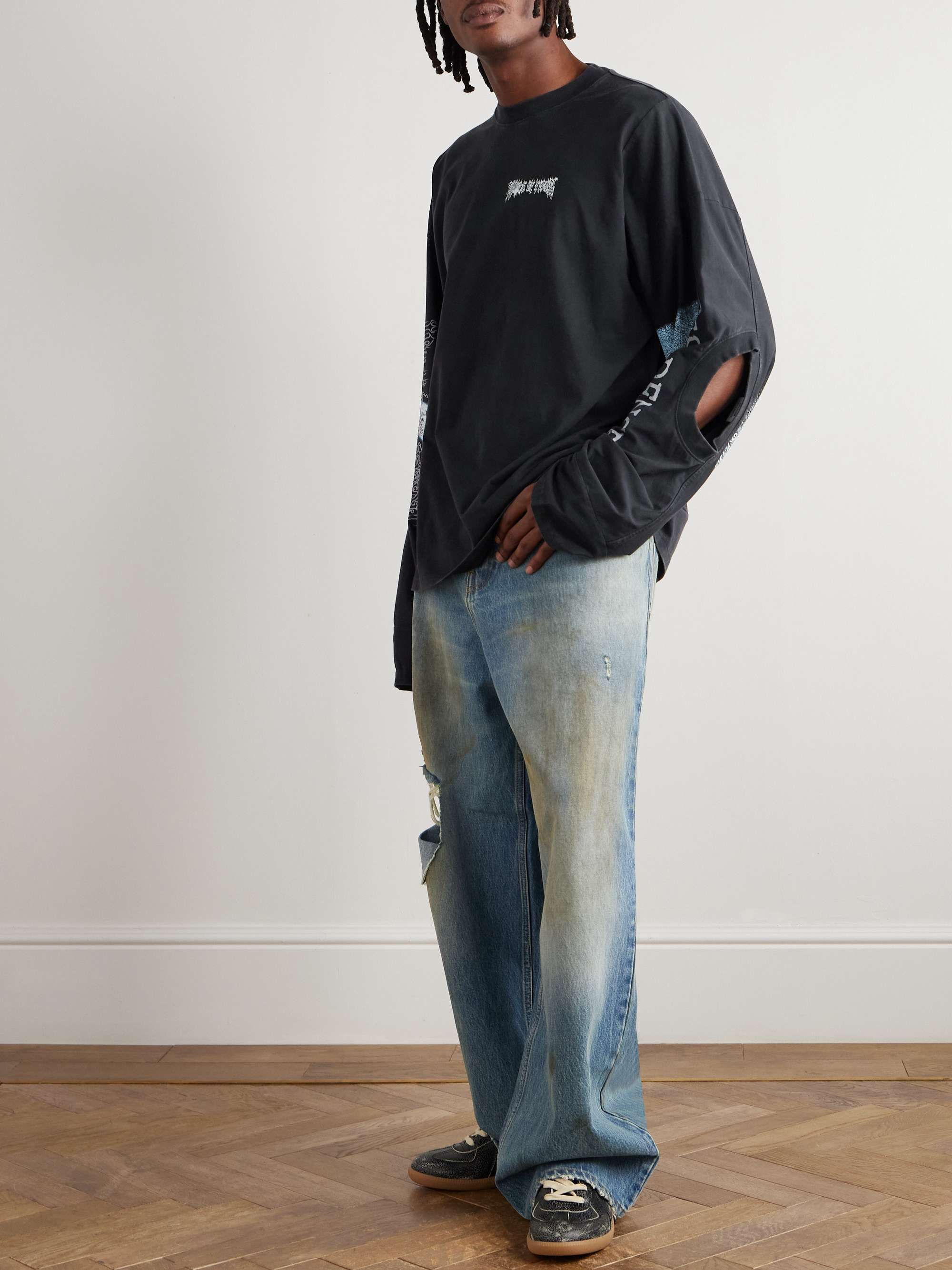 VETEMENTS 