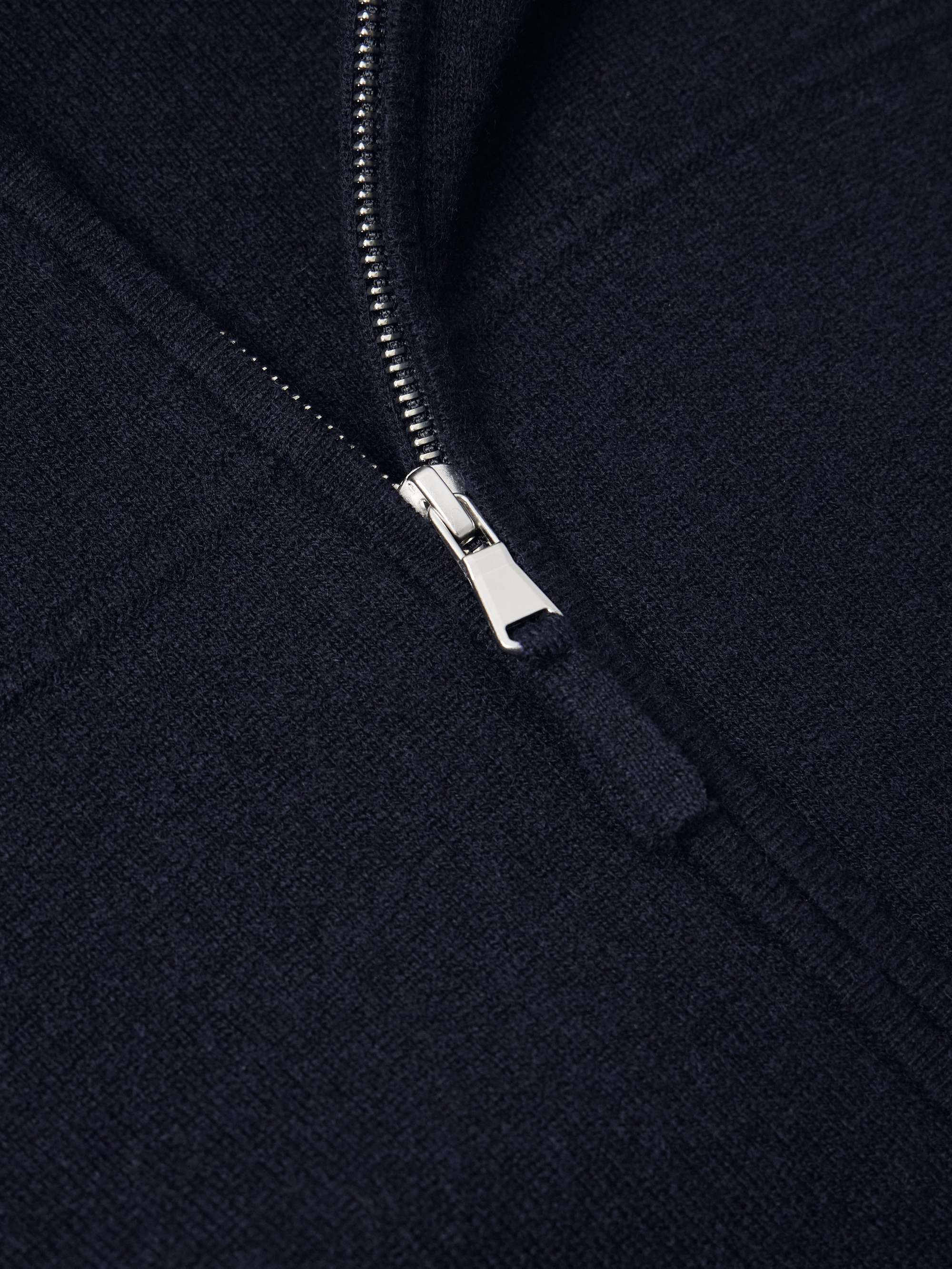 ALLUDE 
