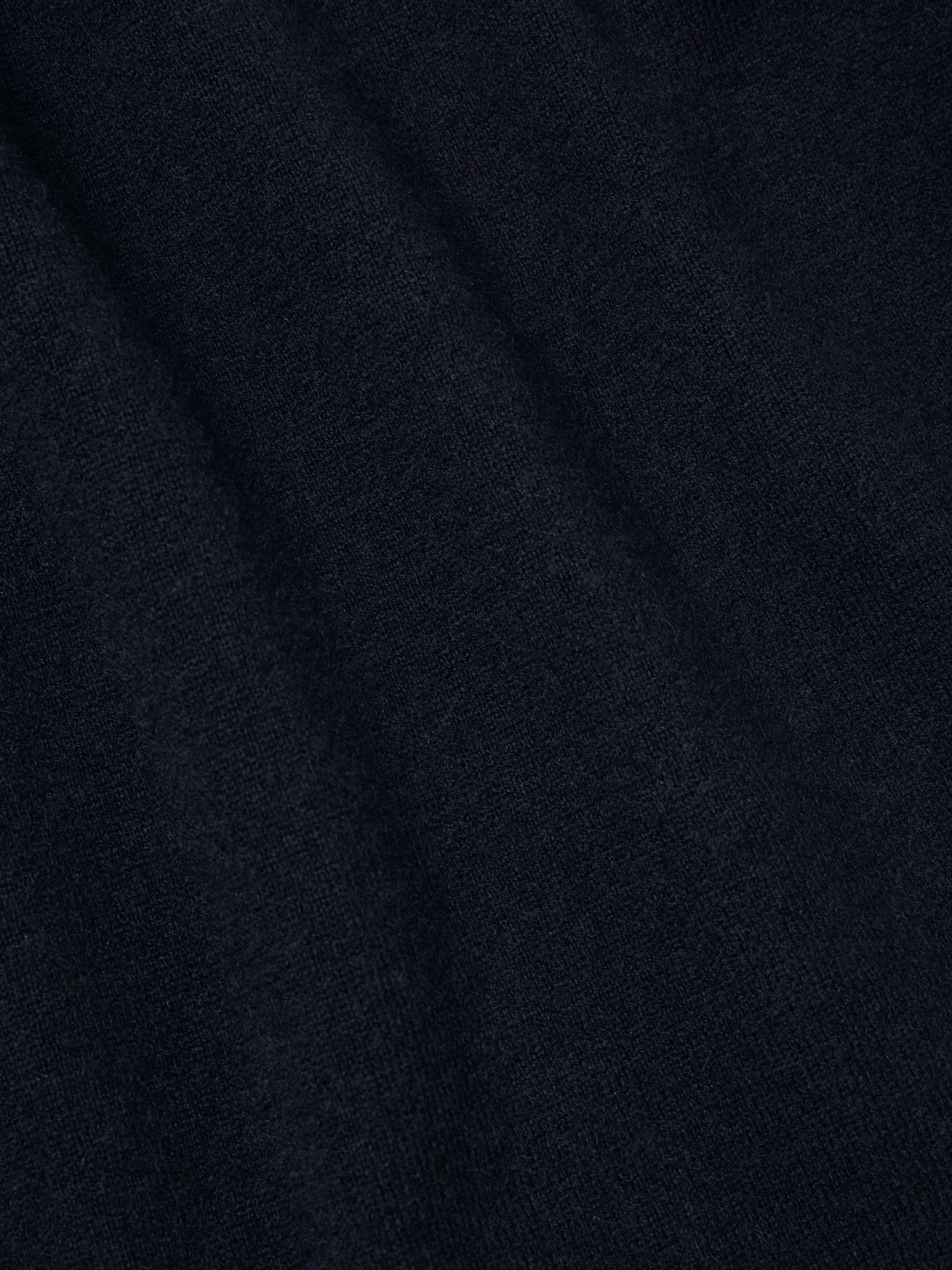 ALLUDE 