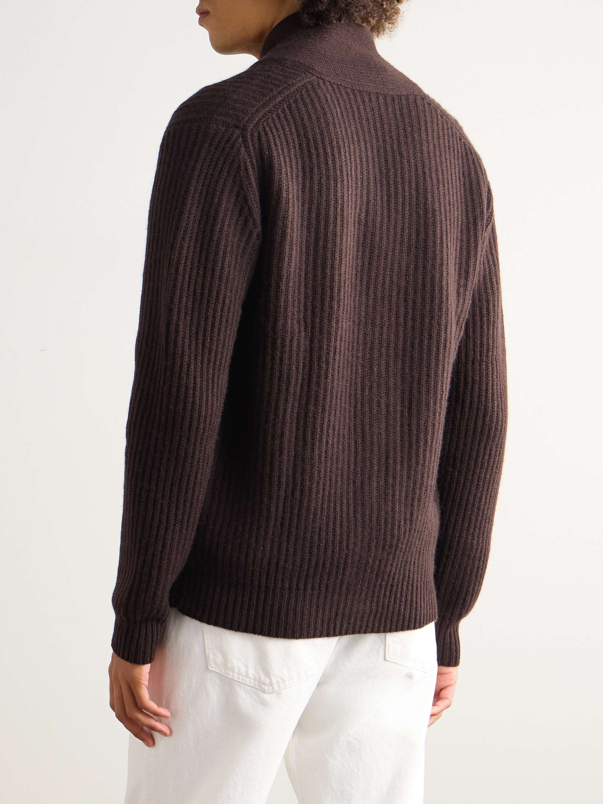ALLUDE 