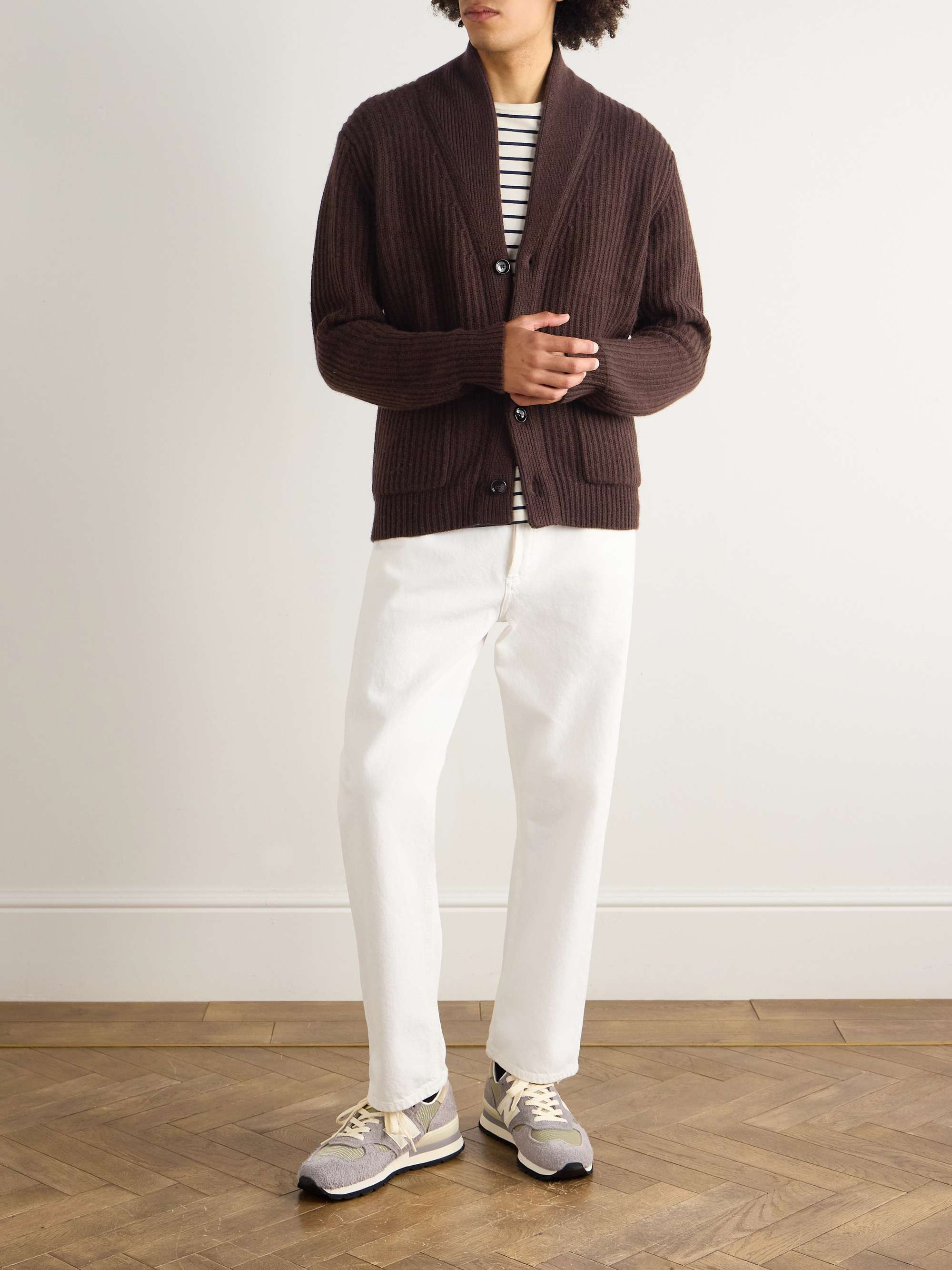 ALLUDE 